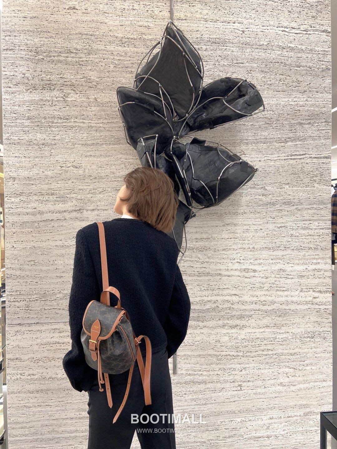 Celine Triomphe Mini Backpack Calfskin Leather Zip Wallet 셀린느 트리옴프 미니 백팩 카프스킨 레더 지퍼지갑 20cm 2