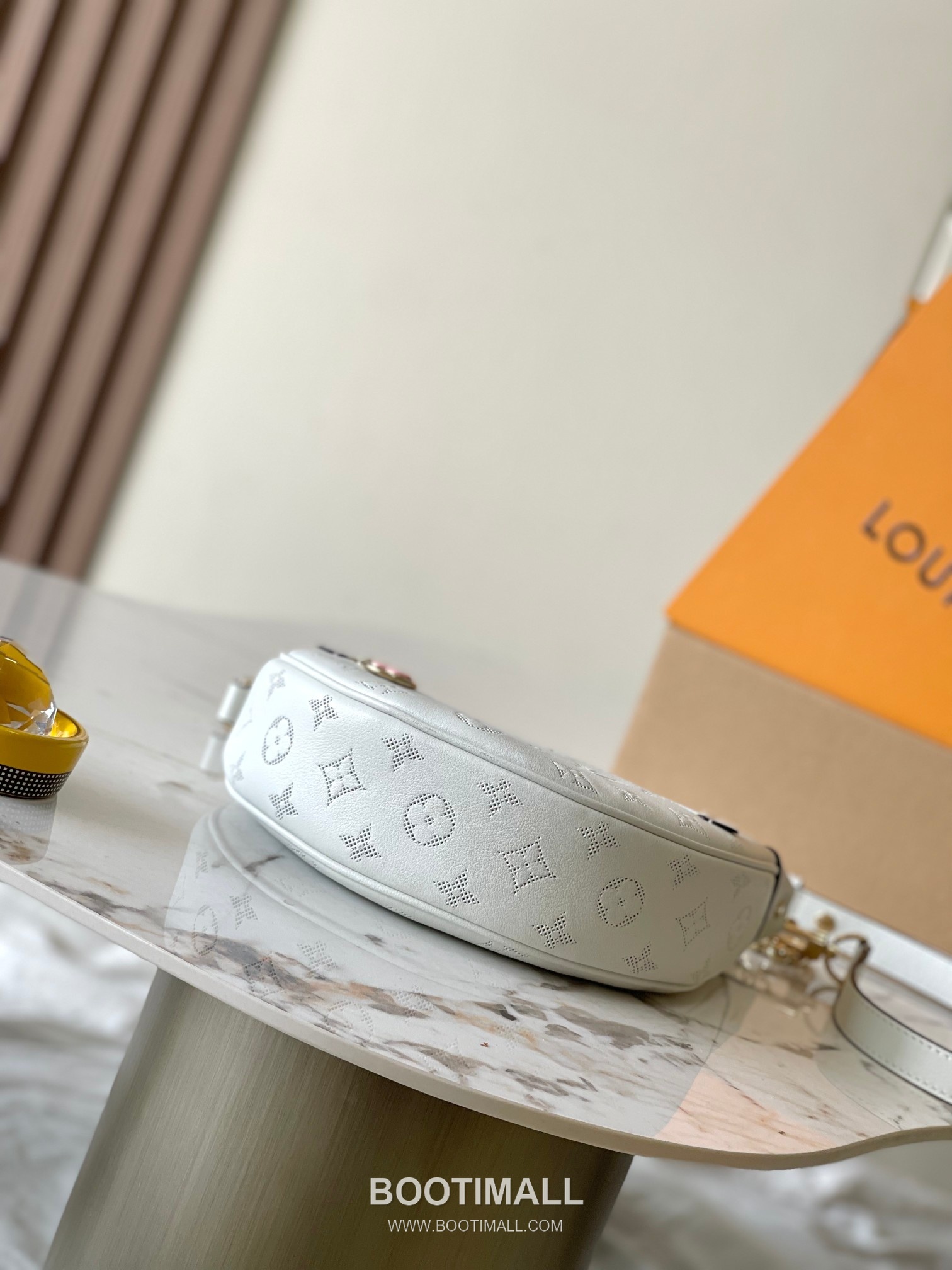 Louis Vuitton Loop Monogram Canvas White Zip Wallet 루이비통 루프 모노그램 캔버스 화이트 지퍼지갑 23cm 4