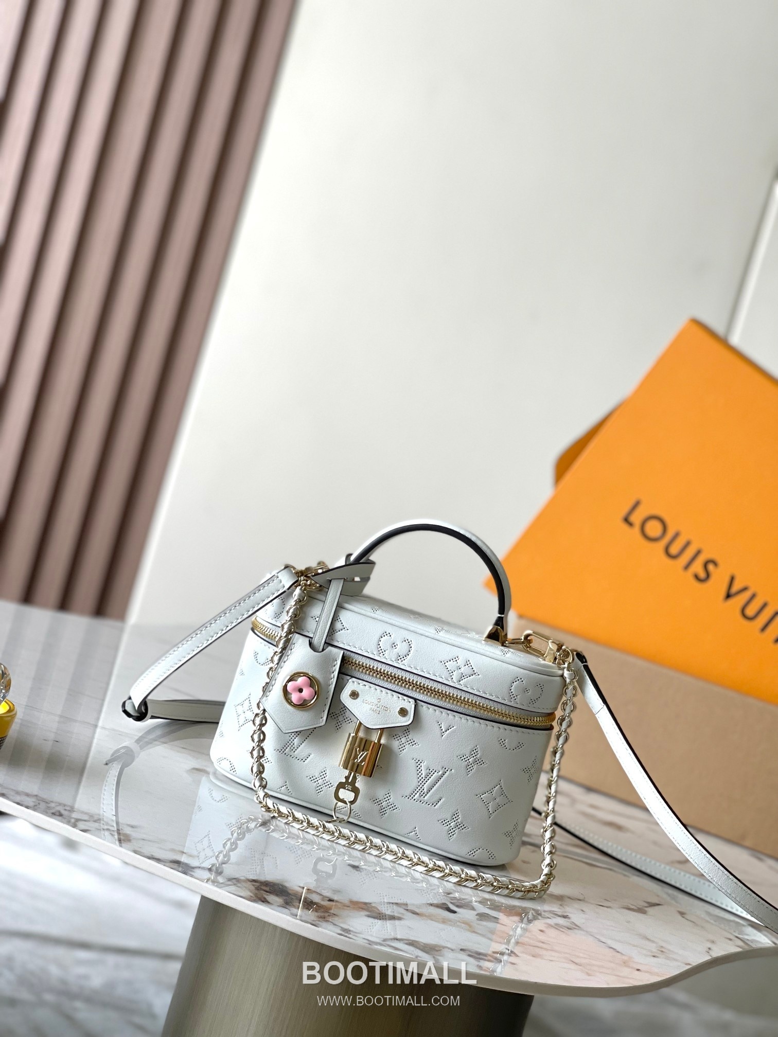 Louis Vuitton Vanity Flower Ring Coated Canvas White Zip Wallet 루이비통 배니티 플라워 링 코티드 캔버스 화이트 지퍼지갑 19cm 1