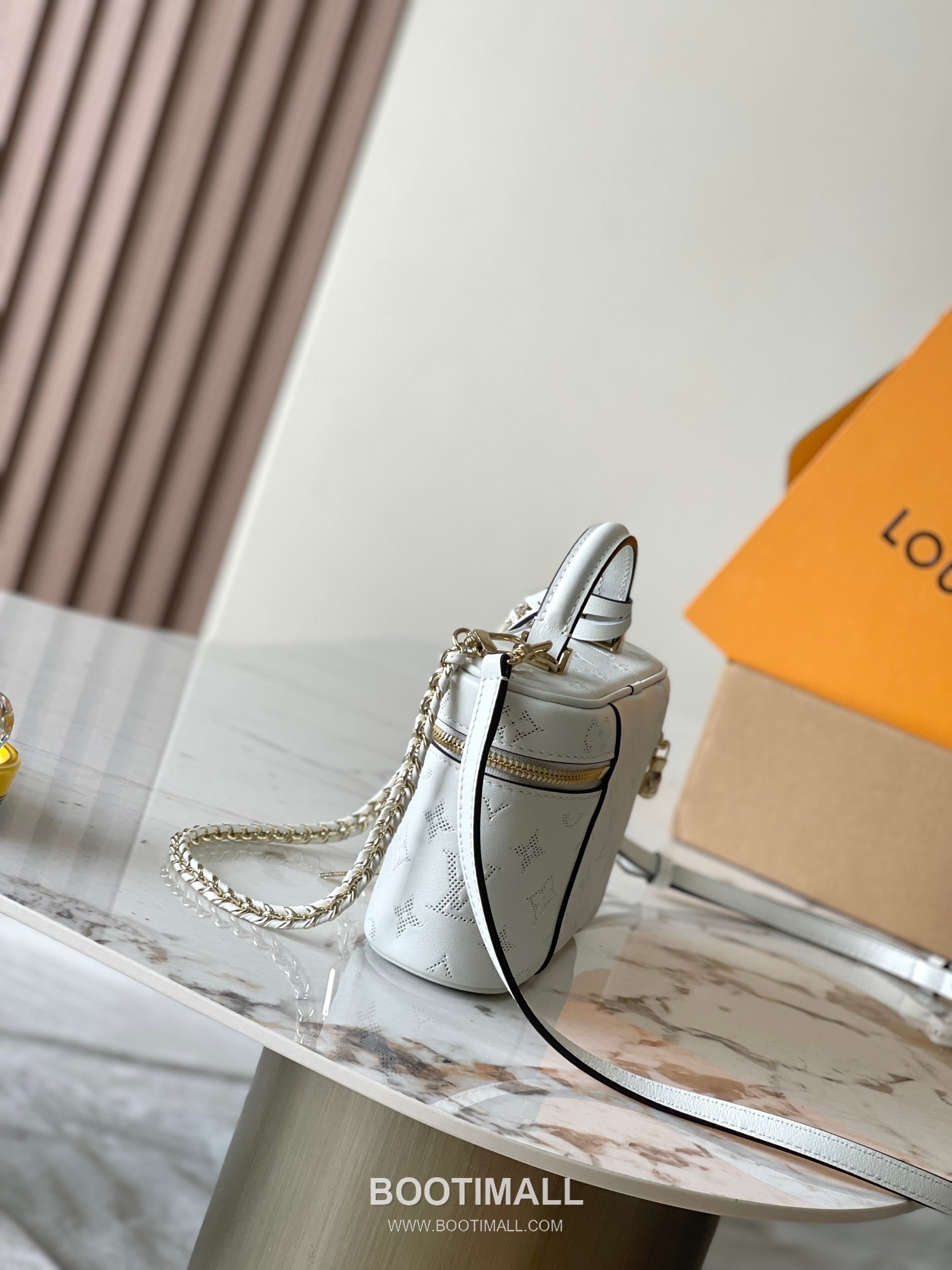 Louis Vuitton Vanity Flower Ring Coated Canvas White Zip Wallet 루이비통 배니티 플라워 링 코티드 캔버스 화이트 지퍼지갑 19cm 2