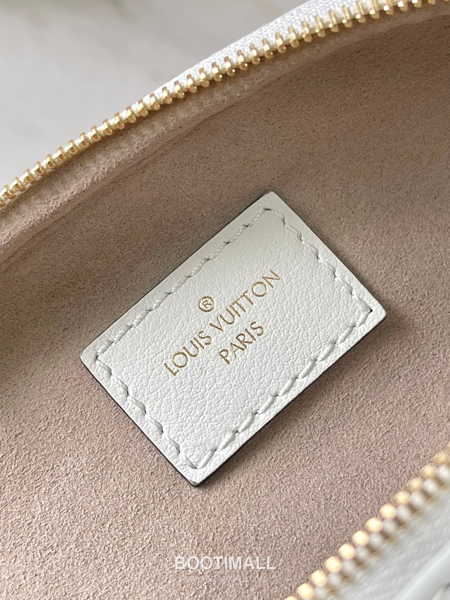 Louis Vuitton Mini Bumbag Flower Ring Monogram Embossed Coated Canvas White Bifold Wallet 루이비통 미니 범백 플라워 링 모노그램 엠보 코티드 캔버스 화이트 반지갑 17cm 8