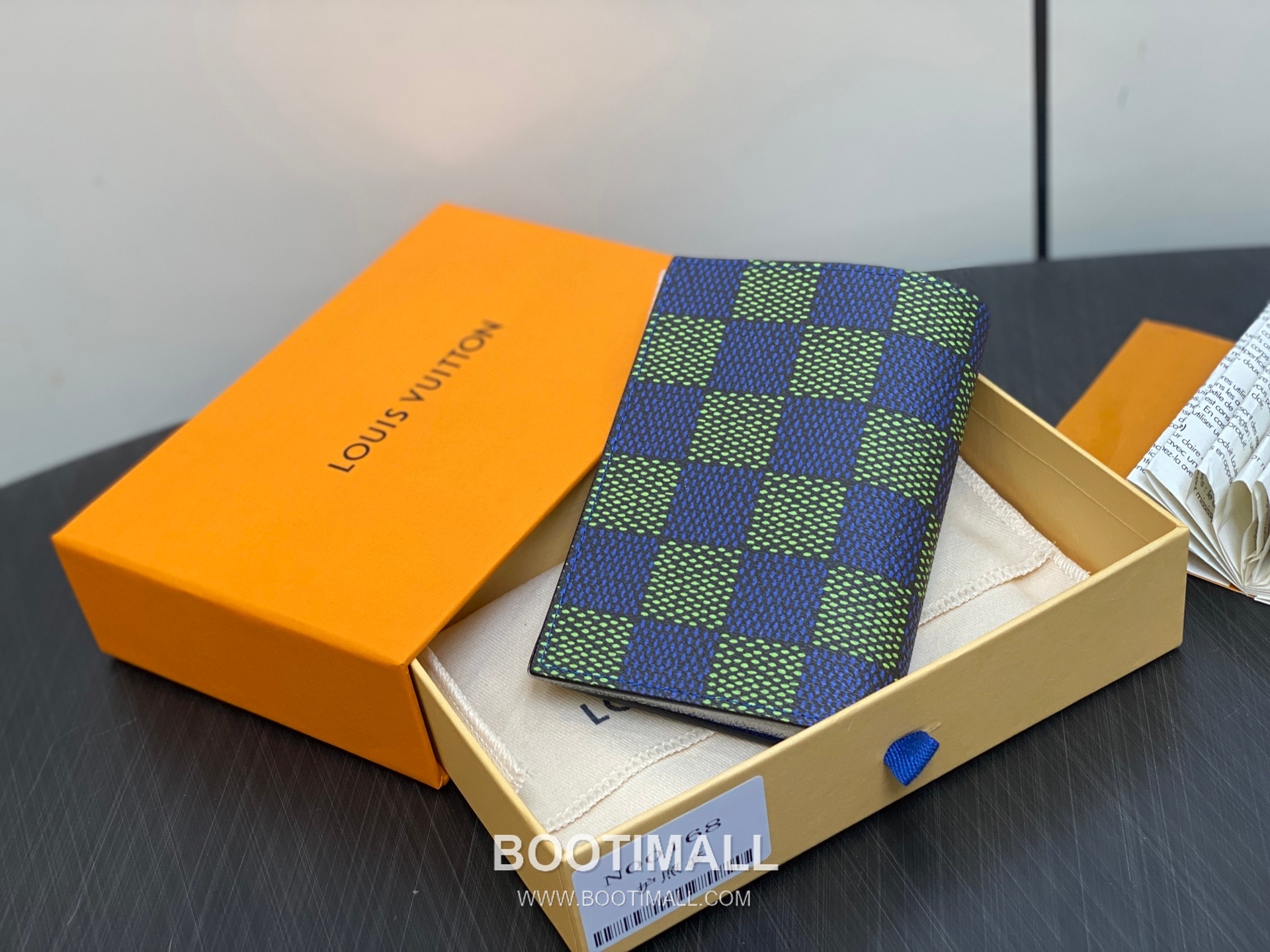 Louis Vuitton Damier Heritage Passport Cover Coated Canvas and Monogram Blue Card Case 루이비통 다미에 헤리티지 여권 커버 코티드 캔버스와 모노그램 블루 카드케이스 14cm 2
