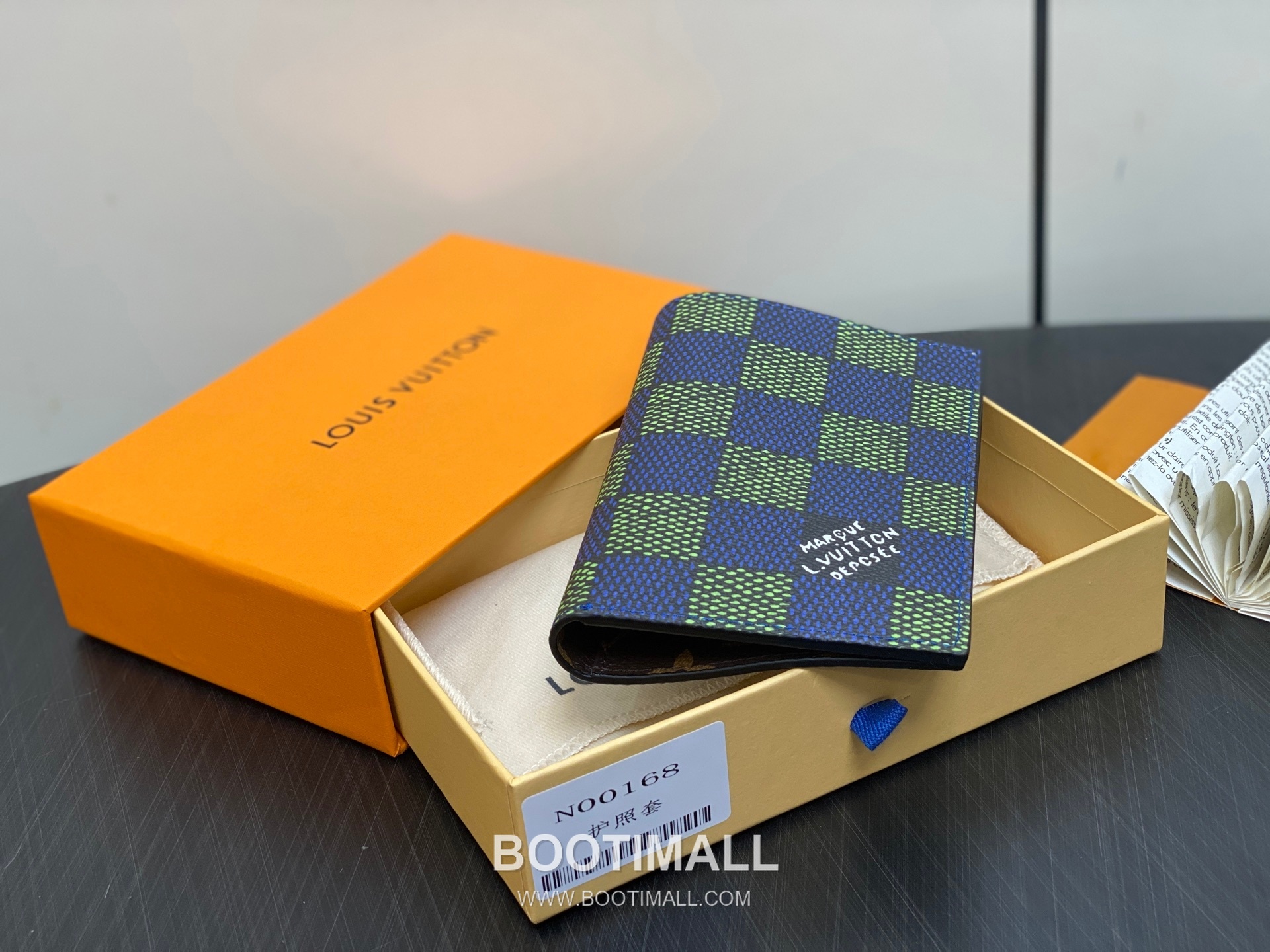 Louis Vuitton Damier Heritage Passport Cover Coated Canvas and Monogram Blue Card Case 루이비통 다미에 헤리티지 여권 커버 코티드 캔버스와 모노그램 블루 카드케이스 14cm 3