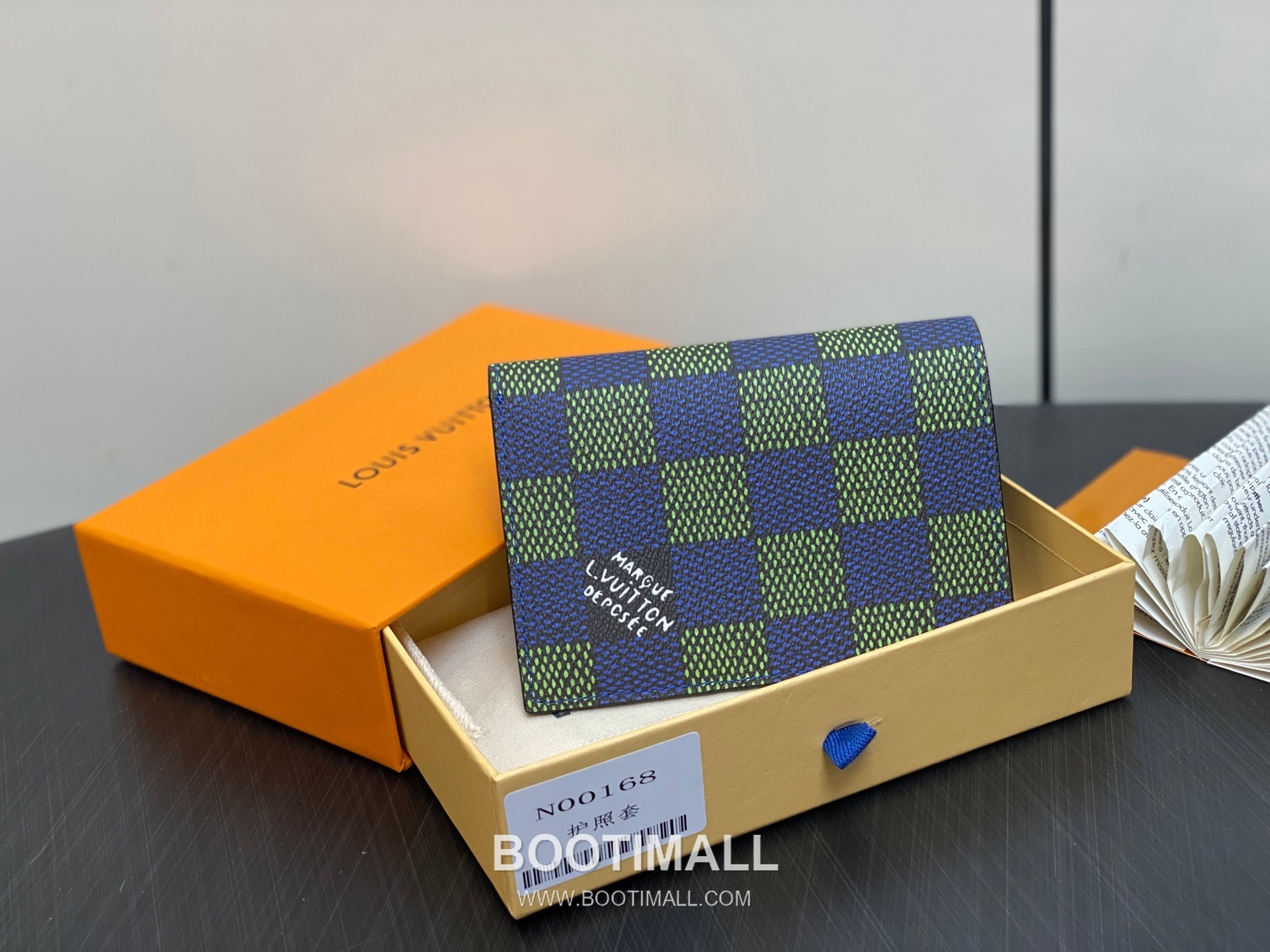 Louis Vuitton Damier Heritage Passport Cover Coated Canvas and Monogram Blue Card Case 루이비통 다미에 헤리티지 여권 커버 코티드 캔버스와 모노그램 블루 카드케이스 14cm 4