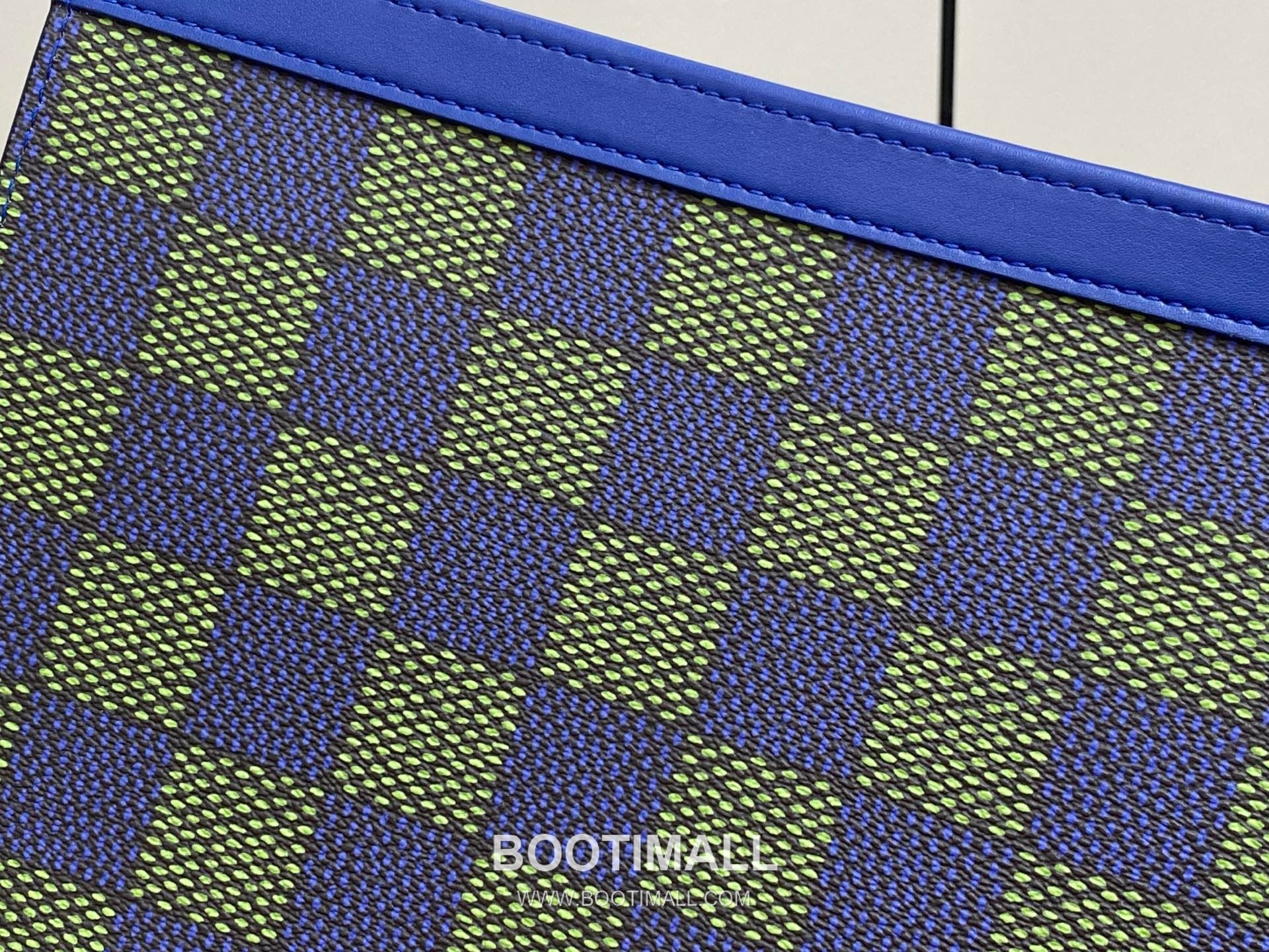 Louis Vuitton Pochette Voyage MM Damier Graphite Coated Canvas Blue Zip Wallet 루이비통 포쉐트 보야주 MM 다미에 그래피트 코티드 캔버스 블루 지퍼 지갑 27cm 7