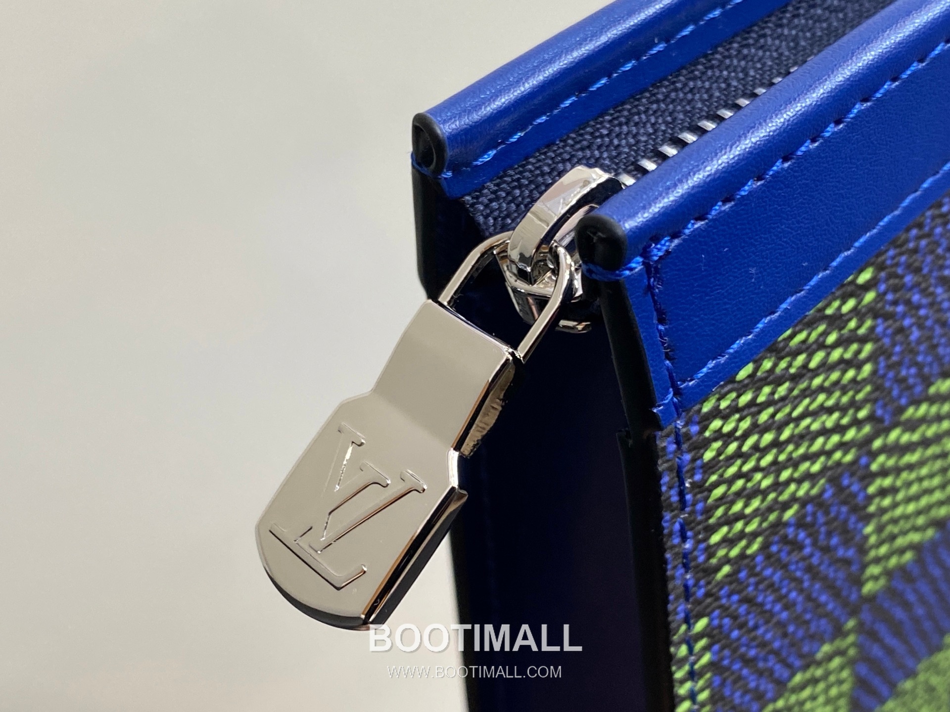 Louis Vuitton Pochette Voyage MM Damier Graphite Coated Canvas Blue Zip Wallet 루이비통 포쉐트 보야주 MM 다미에 그래피트 코티드 캔버스 블루 지퍼 지갑 27cm 8