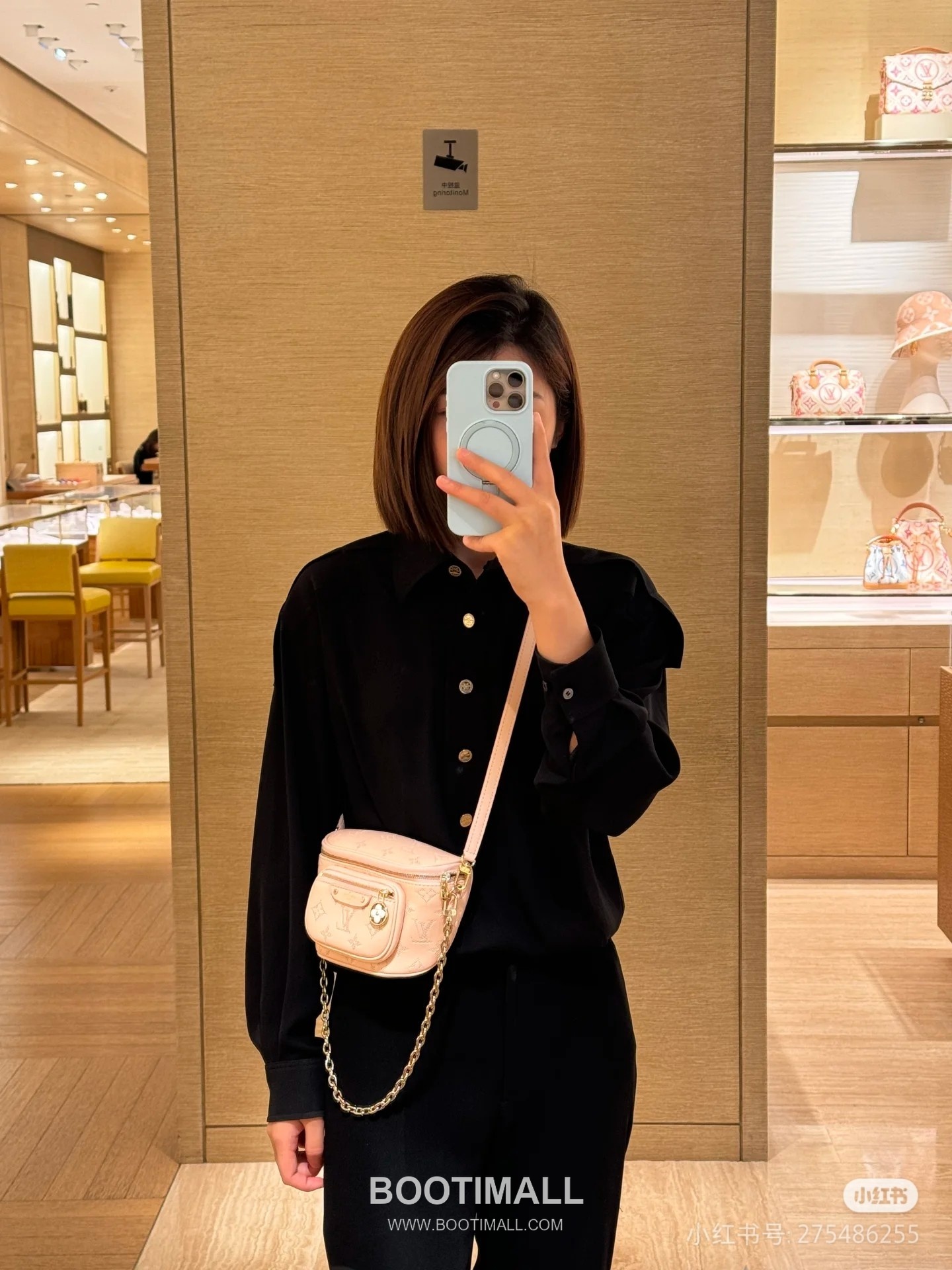Louis Vuitton Mini Bumbag Flower Ring Monogram Embossed Coated Canvas White Bifold Wallet 루이비통 미니 범백 플라워 링 모노그램 엠보 코티드 캔버스 화이트 반지갑 17cm 2