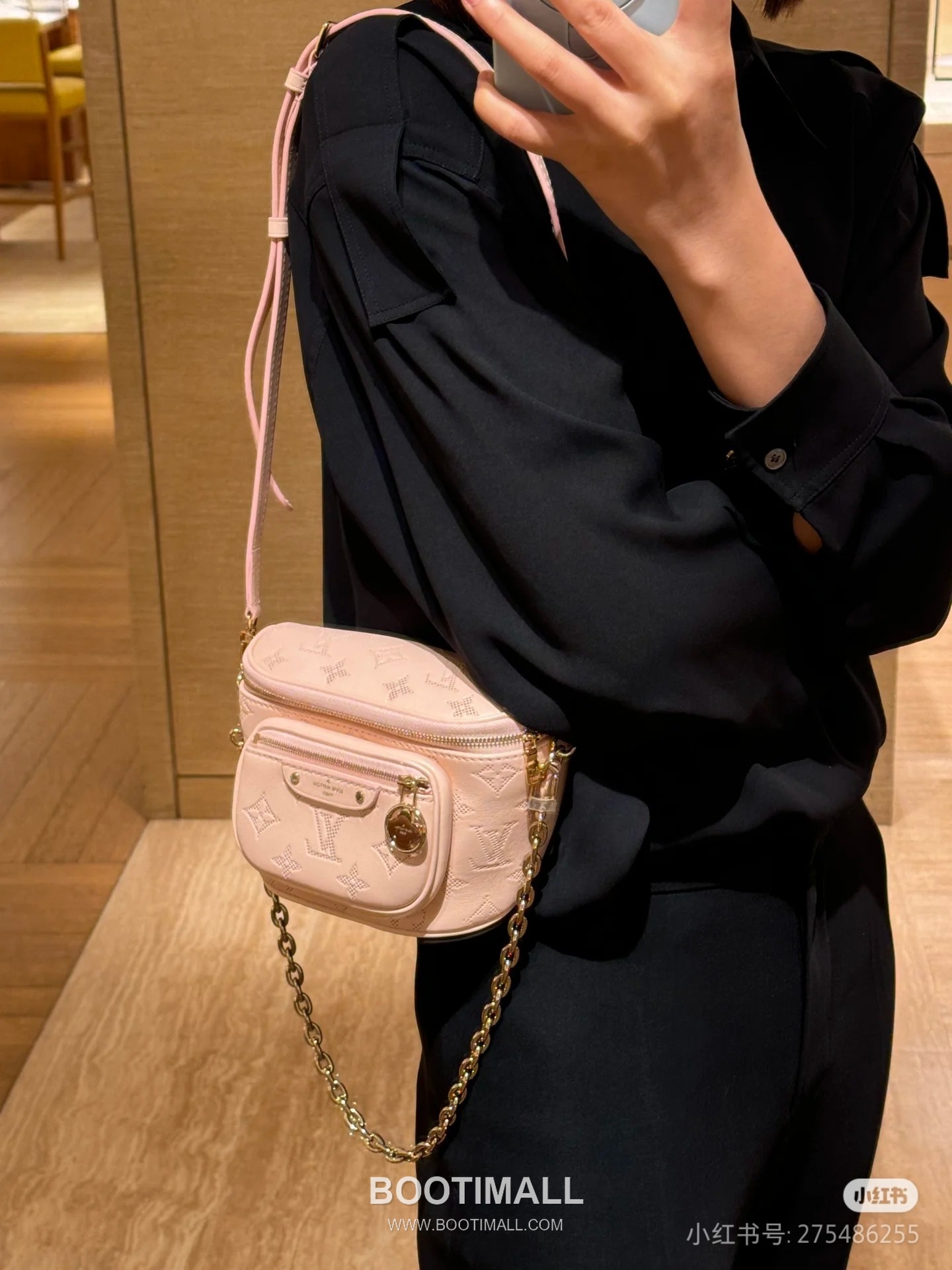 Louis Vuitton Mini Bumbag Flower Ring Monogram Embossed Coated Canvas White Bifold Wallet 루이비통 미니 범백 플라워 링 모노그램 엠보 코티드 캔버스 화이트 반지갑 17cm 3