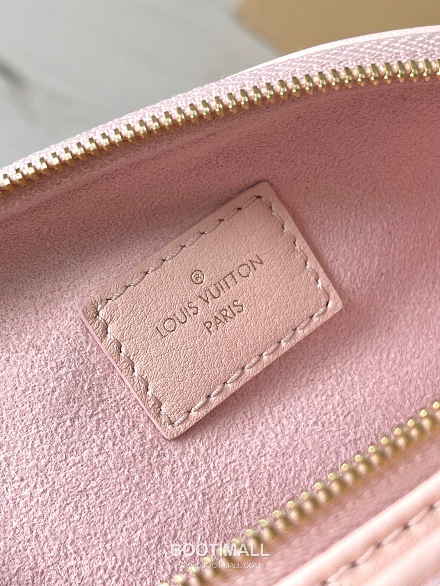 Louis Vuitton Mini Bumbag Flower Ring Monogram Embossed Coated Canvas White Bifold Wallet 루이비통 미니 범백 플라워 링 모노그램 엠보 코티드 캔버스 화이트 반지갑 17cm 11