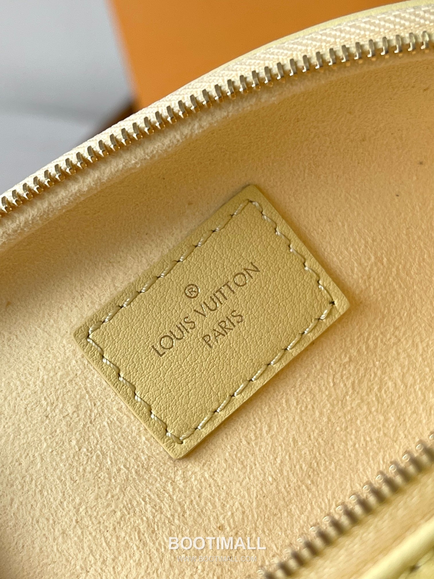 Louis Vuitton Mini Bumbag Flower Ring Monogram Embossed Canvas Yellow Zip Wallet 루이비통 미니 범백 플라워 링 모노그램 엠보싱 캔버스 옐로우 지퍼 지갑 17cm 8