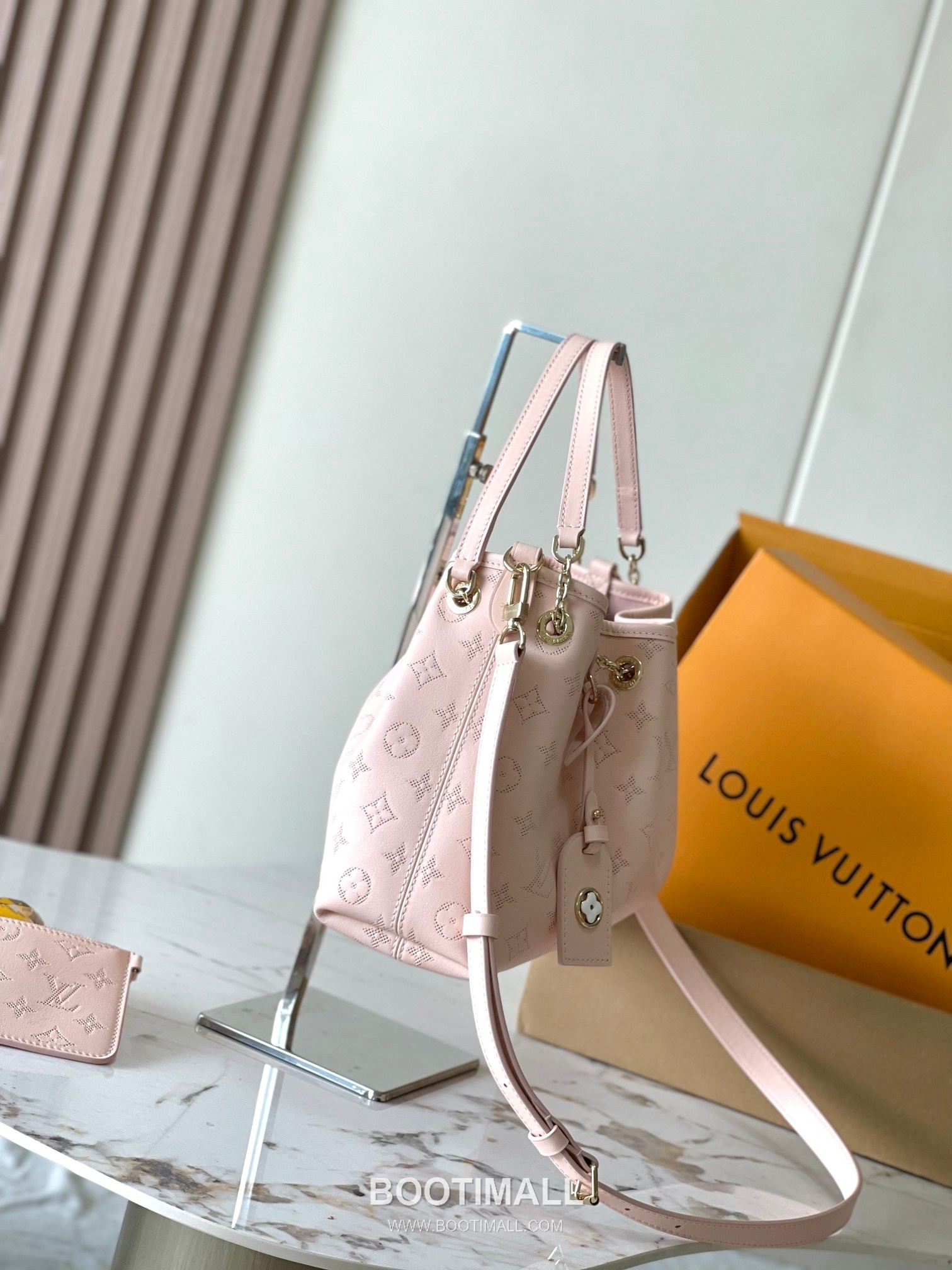 Louis Vuitton Bundle Monogram Perforated Embossed Cowhide Pink Long Wallet 루이비통 번들 모노그램 퍼포레이티드 엠보 소가죽 핑크 장지갑 2