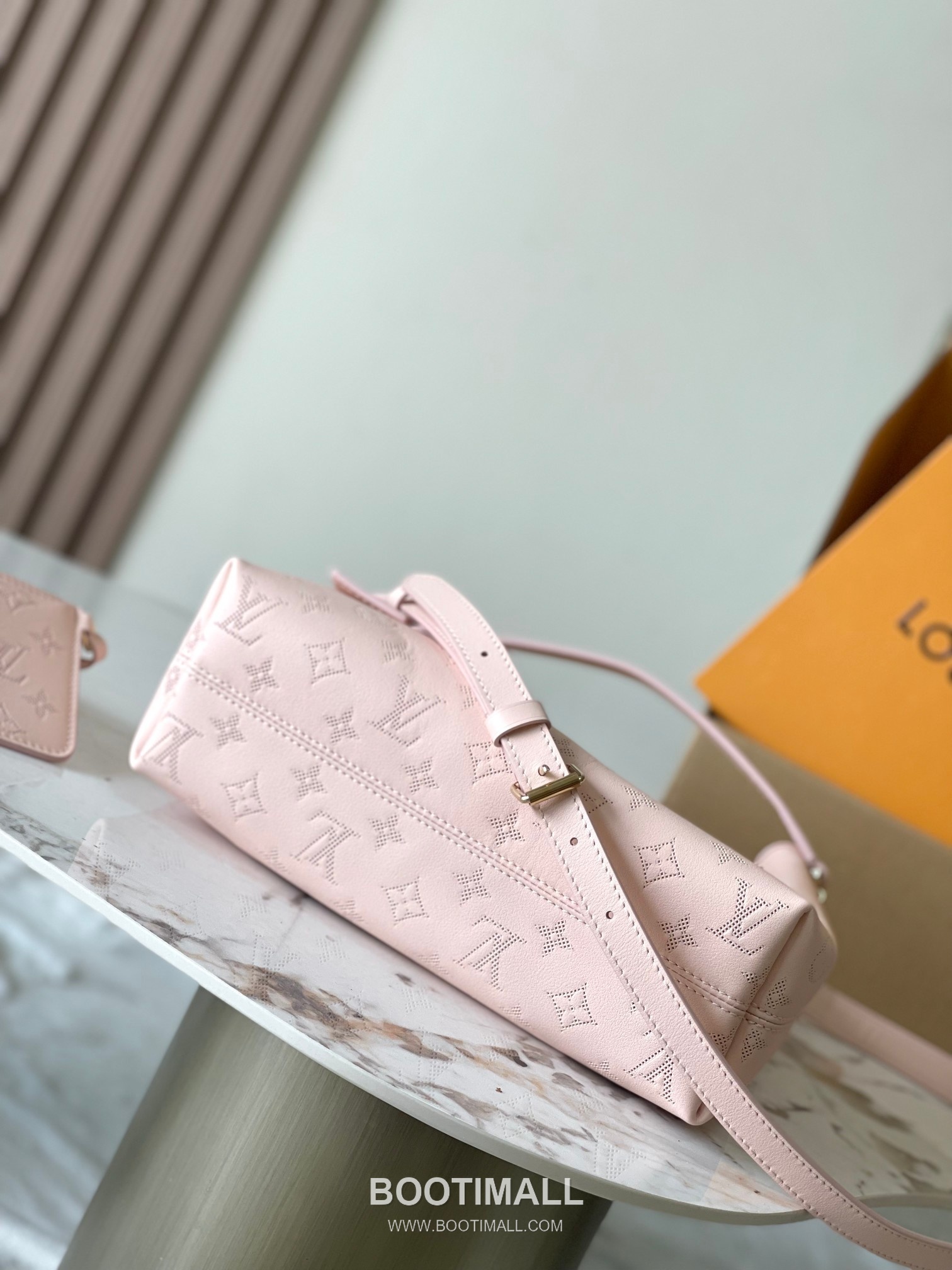 Louis Vuitton Bundle Monogram Perforated Embossed Cowhide Pink Long Wallet 루이비통 번들 모노그램 퍼포레이티드 엠보 소가죽 핑크 장지갑 4