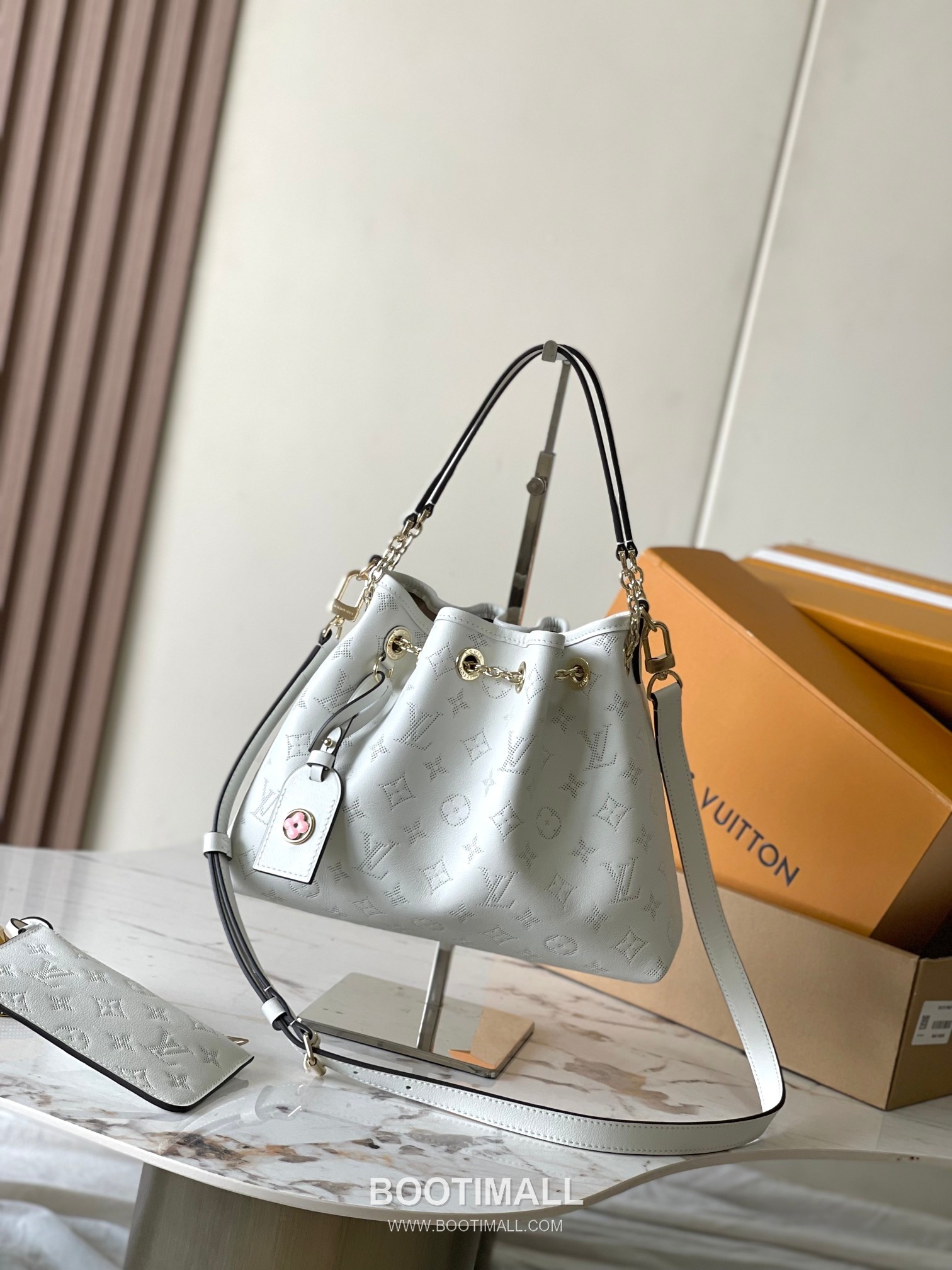 Louis Vuitton Bundle Monogram Perforated Embossed Cowhide Pink Long Wallet 루이비통 번들 모노그램 퍼포레이티드 엠보 소가죽 핑크 장지갑 1