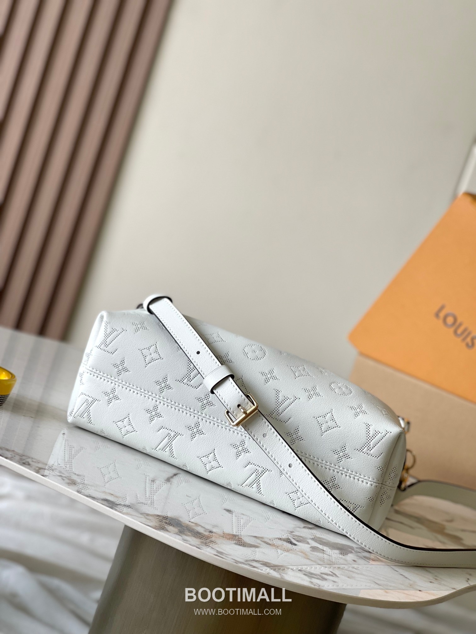 Louis Vuitton Bundle Monogram Perforated Embossed Cowhide Pink Long Wallet 루이비통 번들 모노그램 퍼포레이티드 엠보 소가죽 핑크 장지갑 4