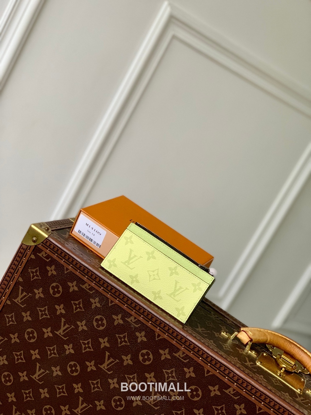 Louis Vuitton Monogram Taiga Coin Card Coated Canvas and Leather Yellow Holder 루이비통 모노그램 타이가 코인 카드 코티드 캔버스 레더 옐로우 14.5cm 1