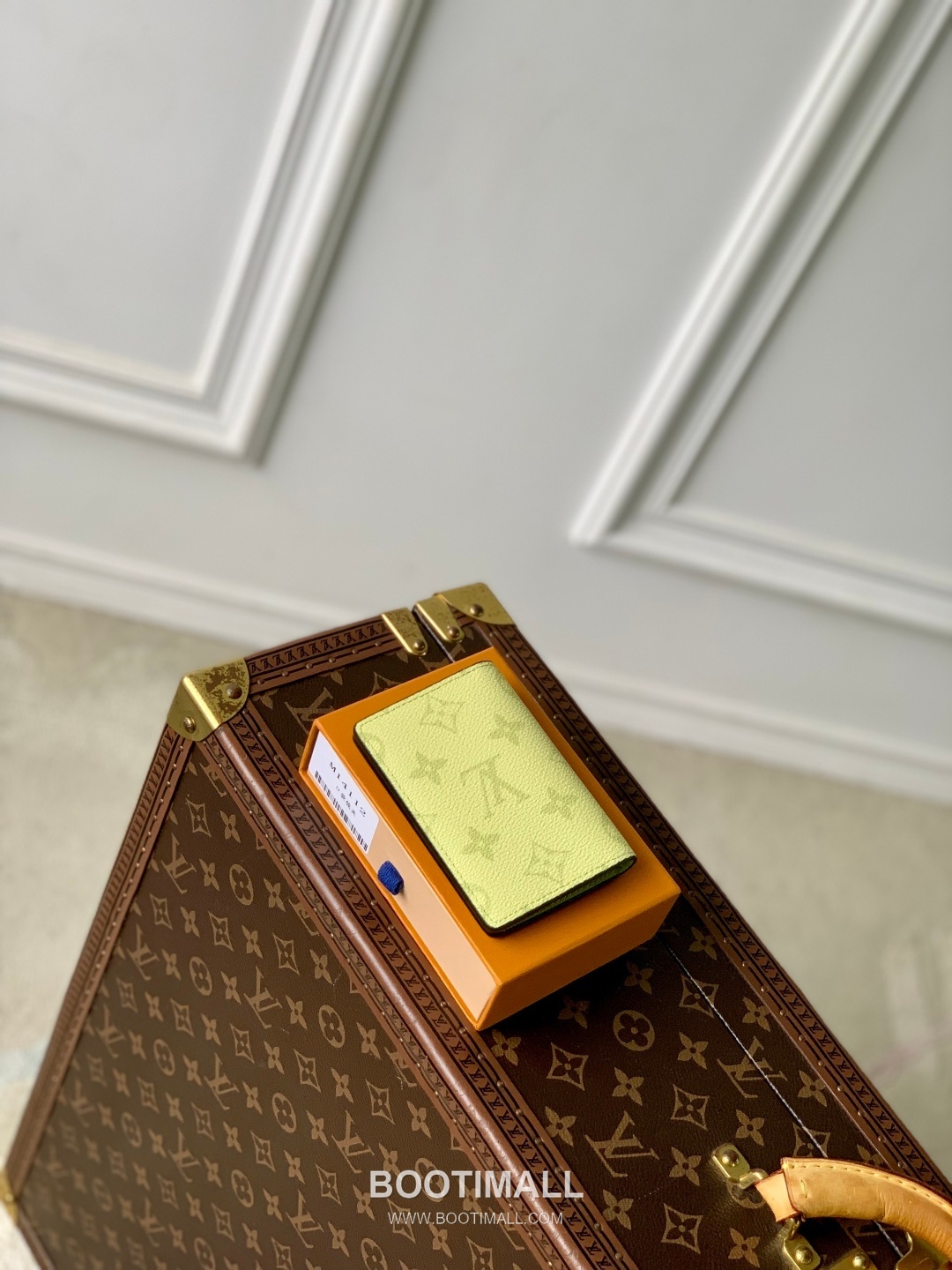 Louis Vuitton Pocket Organizer Monogram Taiga Canvas and Leather Yellow Card Holder 루이비통 포켓 오거나이저 모노그램 타이가 캔버스 레더 옐로우 카드홀더 11.1cm 3