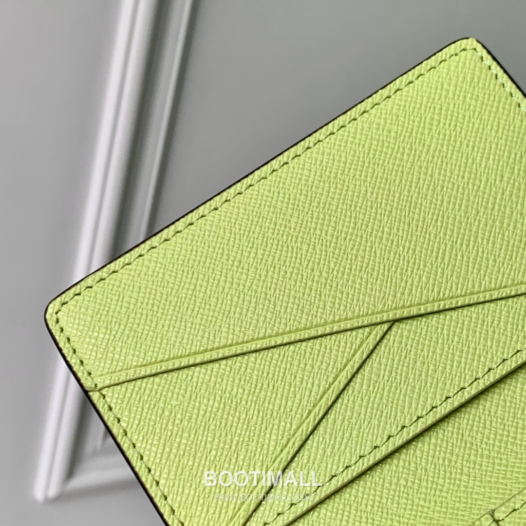 Louis Vuitton Pocket Organizer Monogram Taiga Canvas and Leather Yellow Card Holder 루이비통 포켓 오거나이저 모노그램 타이가 캔버스 레더 옐로우 카드홀더 11.1cm 6