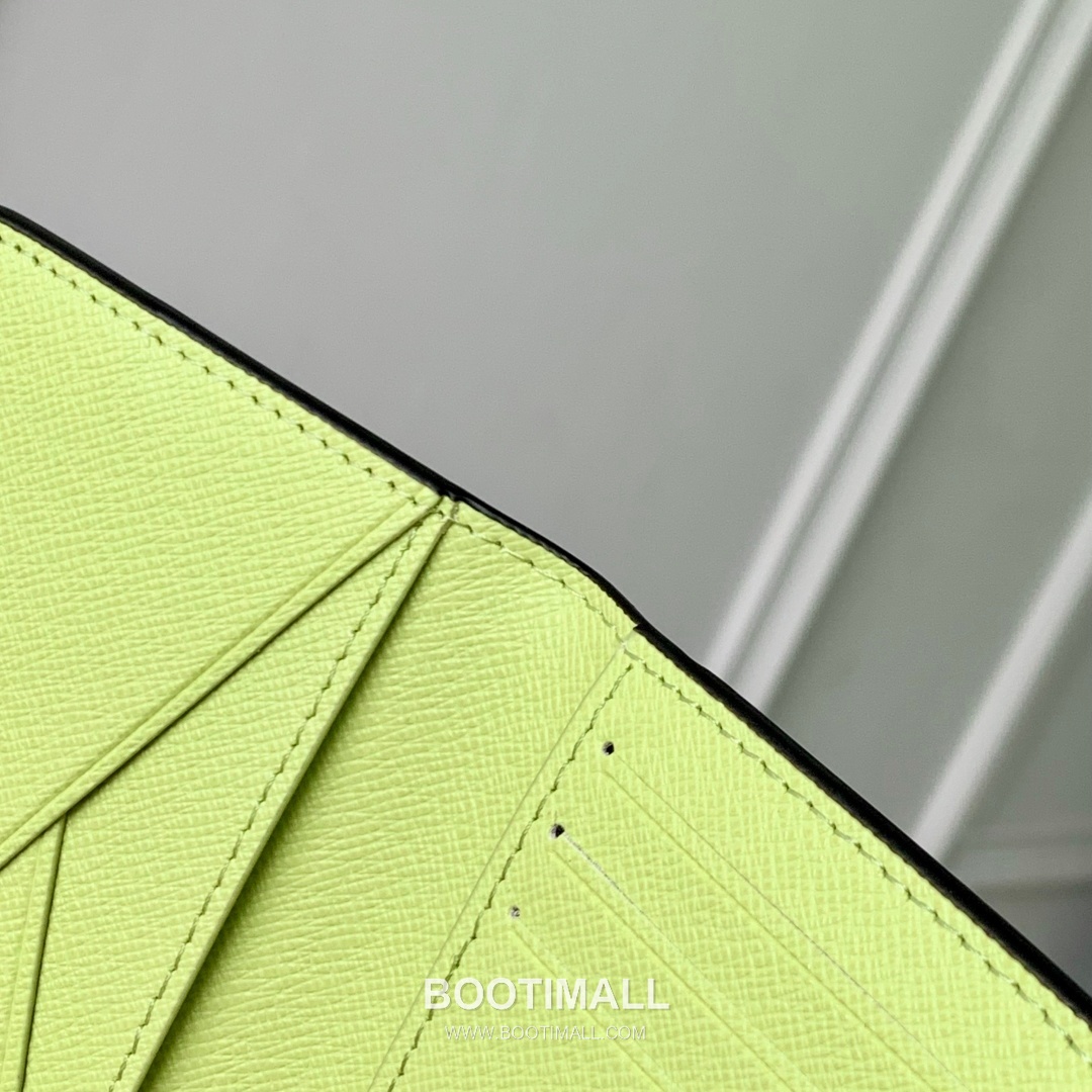 Louis Vuitton Pocket Organizer Monogram Taiga Canvas and Leather Yellow Card Holder 루이비통 포켓 오거나이저 모노그램 타이가 캔버스 레더 옐로우 카드홀더 11.1cm 7