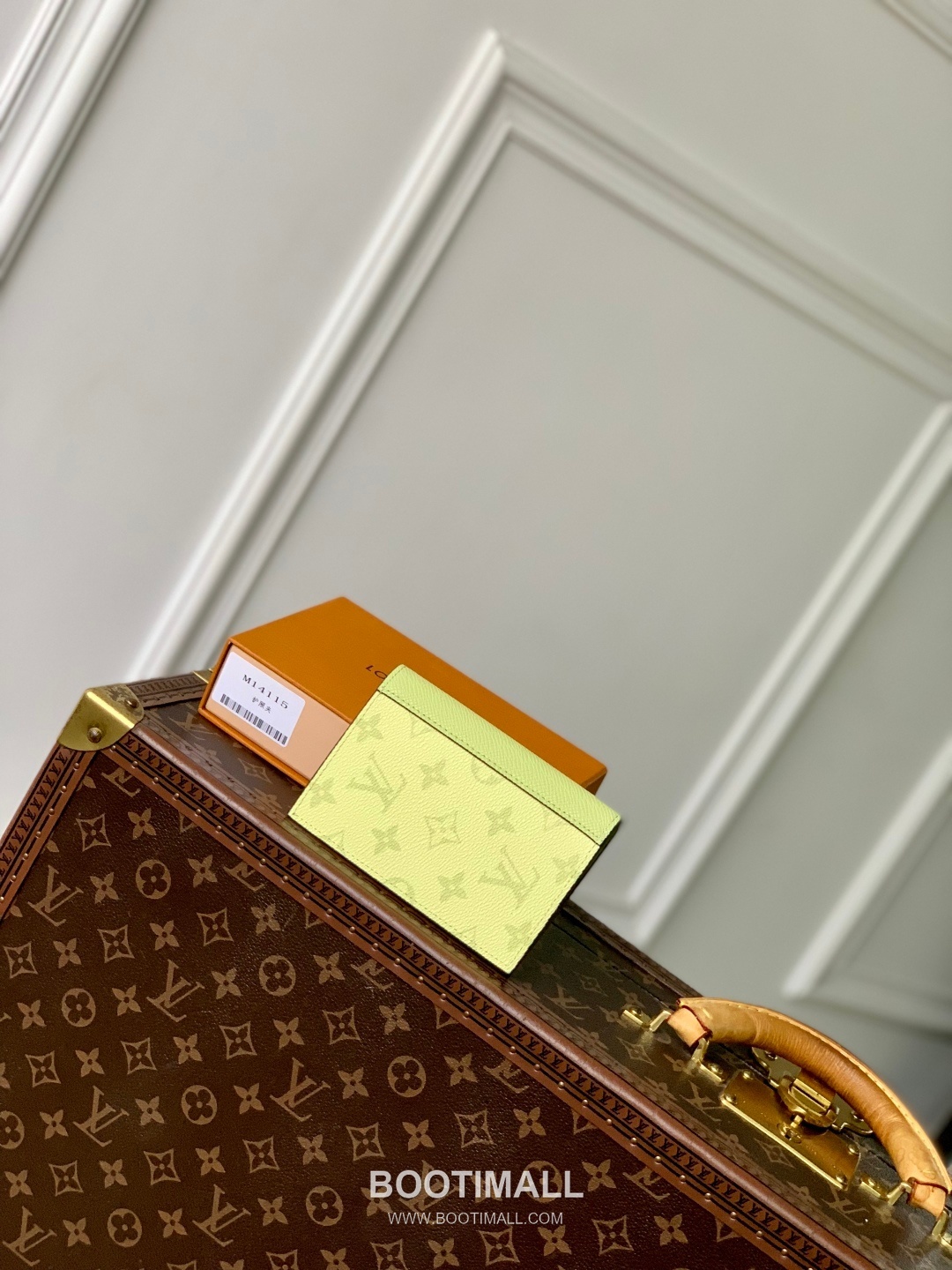 Louis Vuitton Taigarama Passport Cover Monogram Coated Canvas and Taiga Leather Yellow Card Case 루이비통 타이가라마 패스포트 커버 모노그램 코티드 캔버스 레더 옐로우 카드케이스 14cm 1