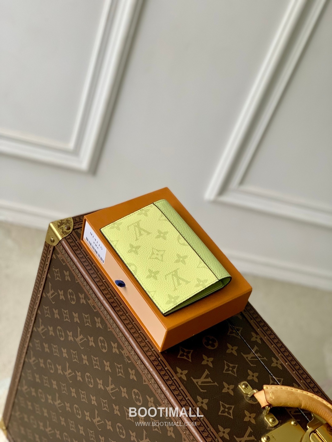 Louis Vuitton Taigarama Passport Cover Monogram Coated Canvas and Taiga Leather Yellow Card Case 루이비통 타이가라마 패스포트 커버 모노그램 코티드 캔버스 레더 옐로우 카드케이스 14cm 3