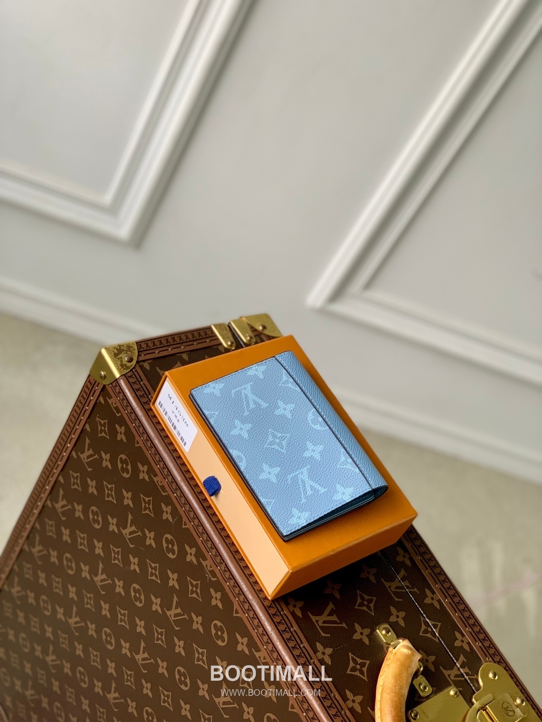 Louis Vuitton Taigarama Passport Cover Monogram Coated Canvas and Taiga Leather Blue Card Case 루이비통 타이가라마 패스포트 커버 모노그램 코티드 캔버스 레더 블루 카드케이스 14cm 3