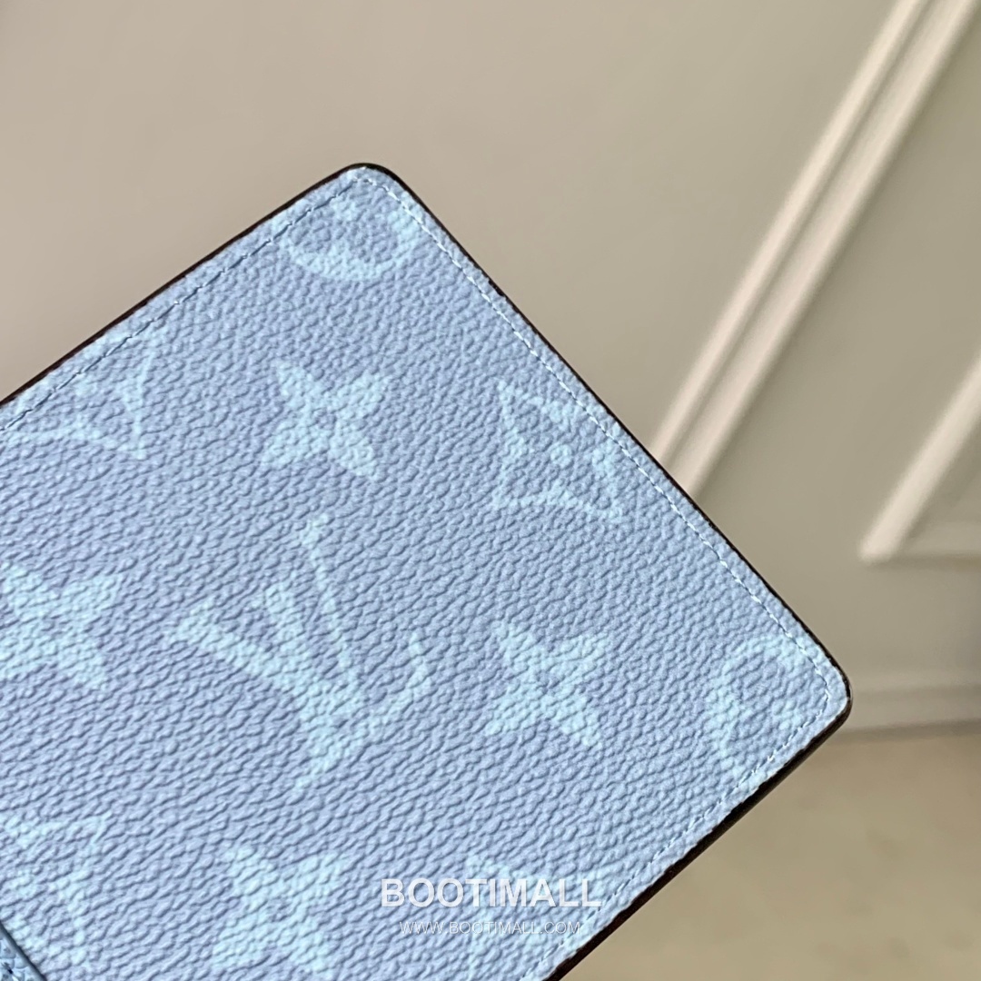 Louis Vuitton Multiple Monogram Taiga Canvas and Leather Blue Bifold Wallet 루이비통 멀티플 모노그램 타이가 캔버스 레더 블루 반지갑 11.5cm 5