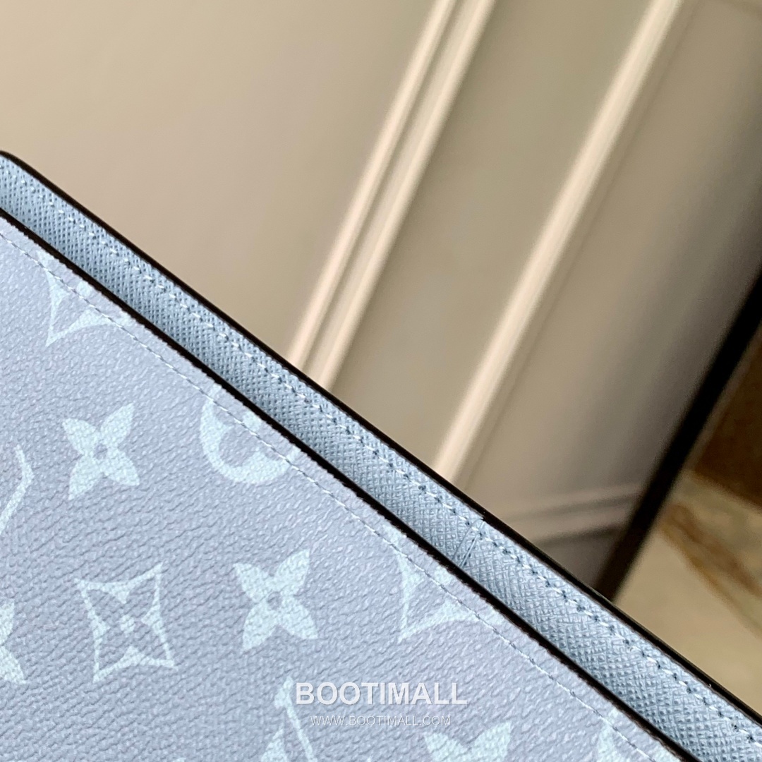 Louis Vuitton Brazza Monogram Taiga Long Coated Canvas and Leather Blue Wallet 루이비통 브라자 모노그램 타이가 롱 코티드 캔버스 레더 블루 장지갑 19cm 4