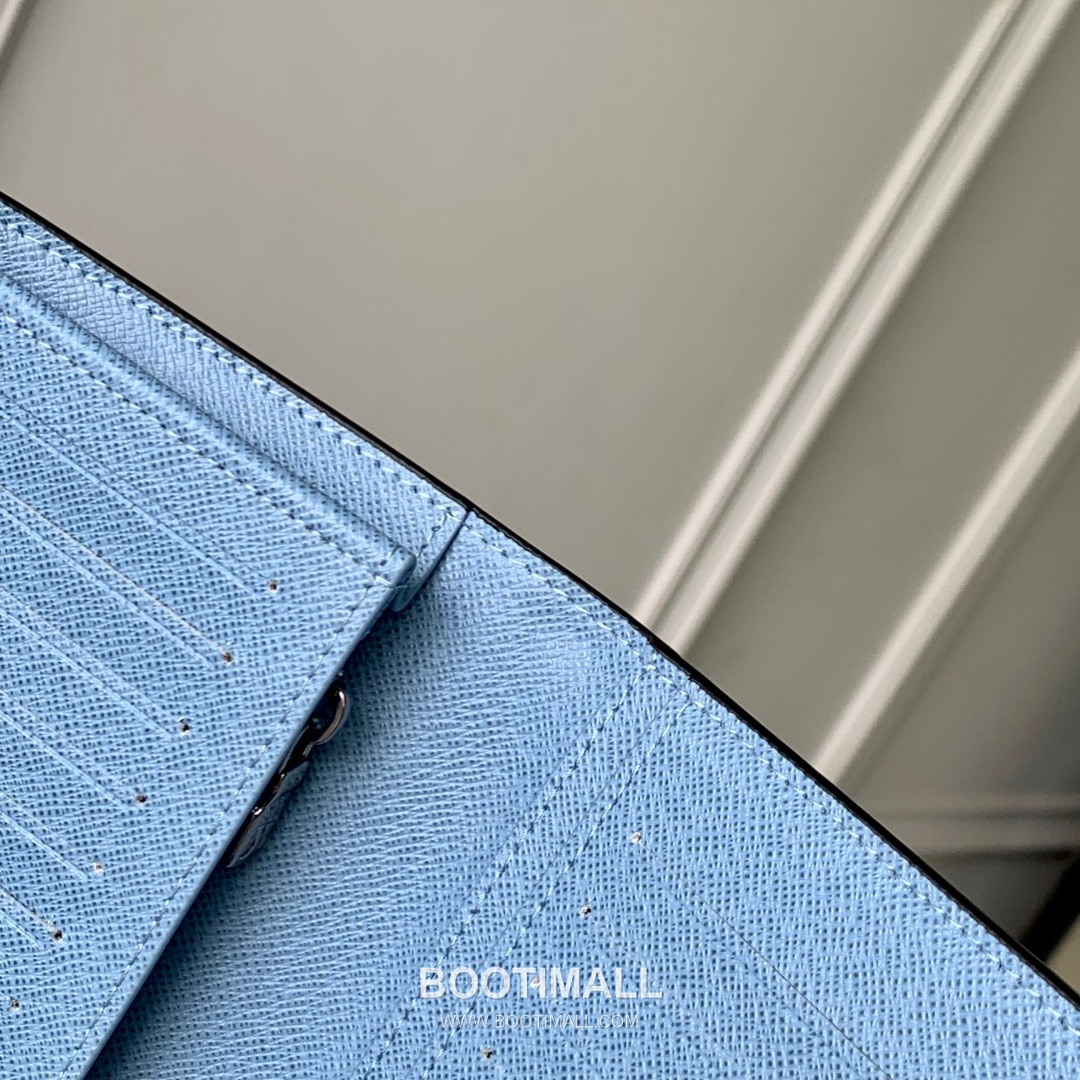 Louis Vuitton Brazza Monogram Taiga Long Coated Canvas and Leather Blue Wallet 루이비통 브라자 모노그램 타이가 롱 코티드 캔버스 레더 블루 장지갑 19cm 5