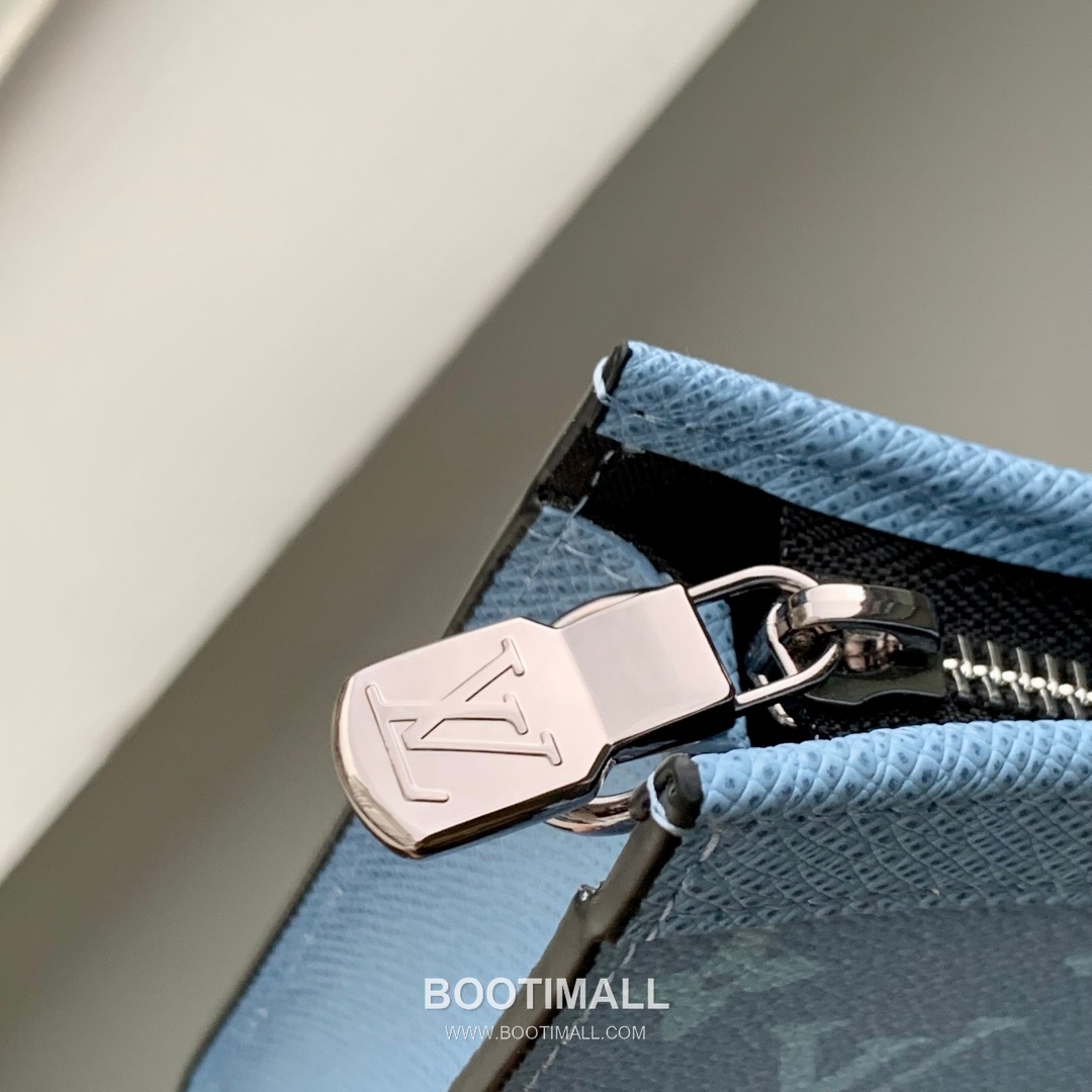 Louis Vuitton Gaston Wearable Wallet Monogram Coated Canvas and Taiga Leather Blue Long 루이비통 가스통 웨어러블 월릿 모노그램 코티드 캔버스 타이가 레더 블루 장지갑 22cm 6