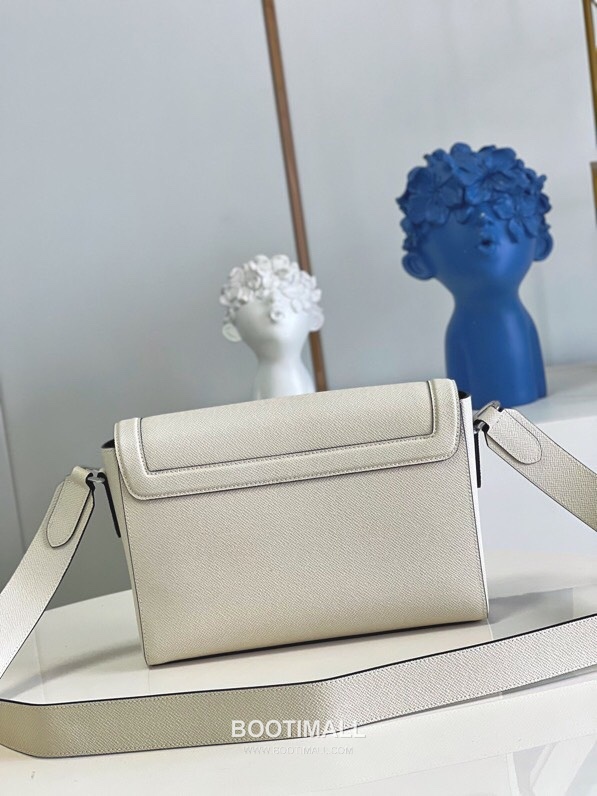 Louis Vuitton New Flap Taiga Leather Messenger Bag M30808 루이비통 뉴 플랩 타이가 가죽 메신저백 28.3cm 3