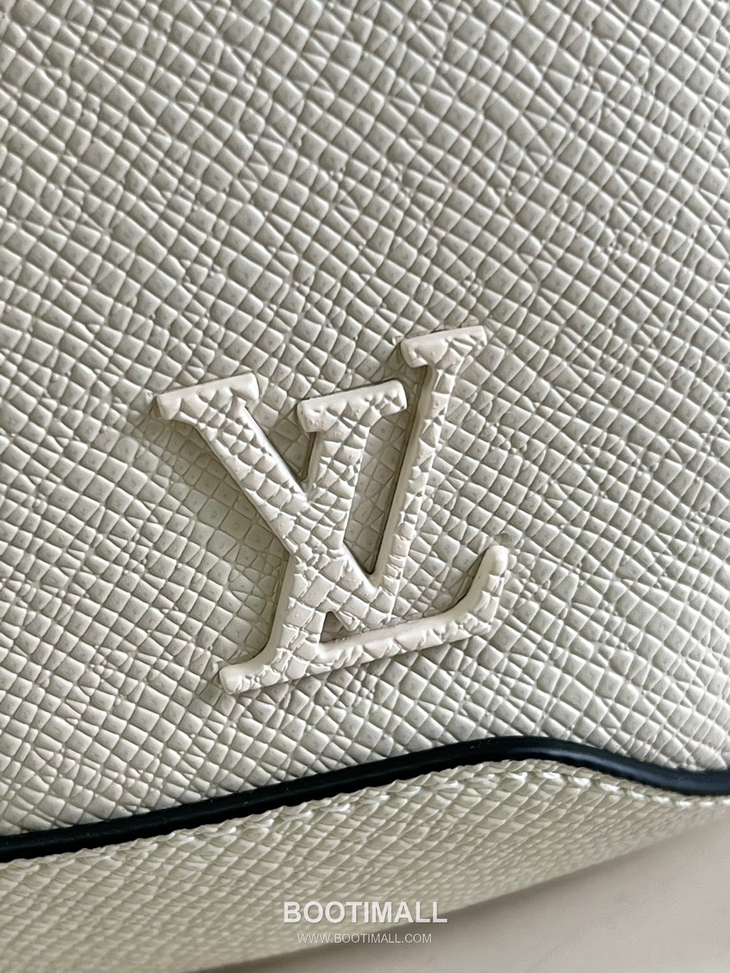 Louis Vuitton Avenue Taiga Leather Sling Bag M30443 루이비통 애비뉴 타이가 가죽 슬링백 31cm 7