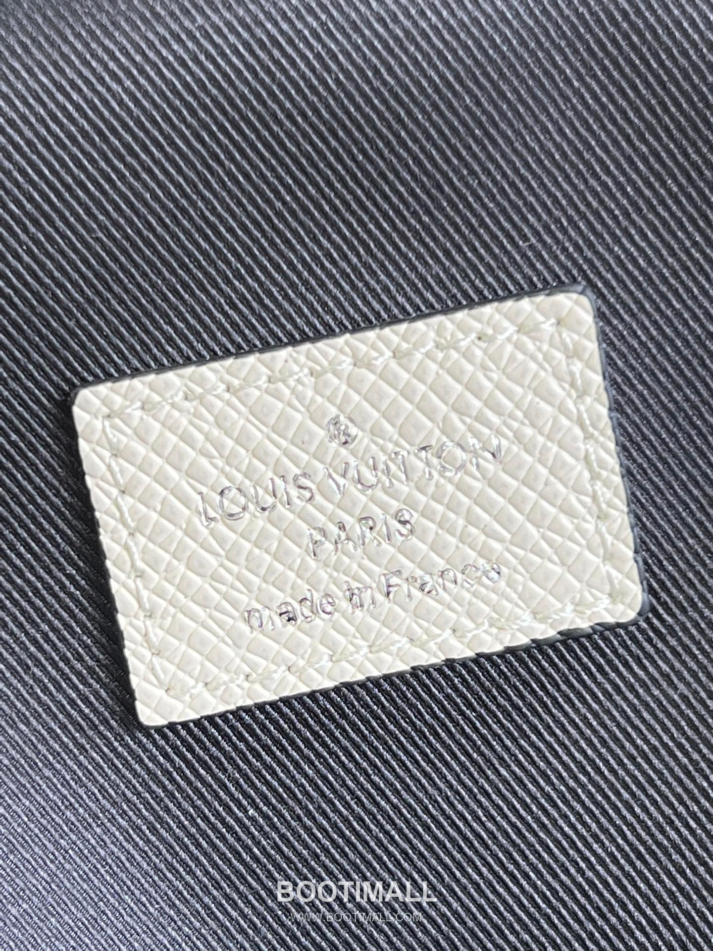 Louis Vuitton Avenue Taiga Leather Sling Bag M30443 루이비통 애비뉴 타이가 가죽 슬링백 31cm 9