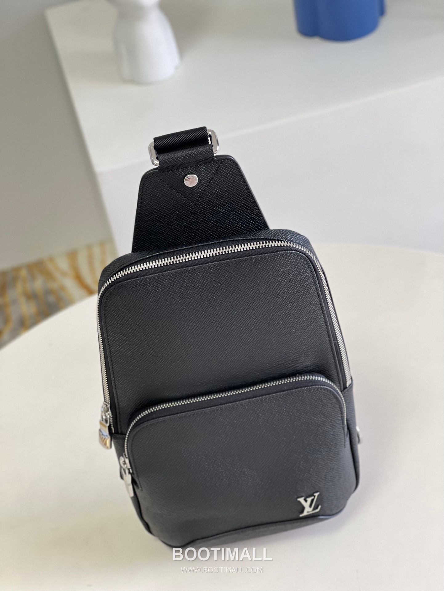 Louis Vuitton Avenue Taiga Leather Sling Bag M30443 루이비통 애비뉴 타이가 가죽 슬링백 31cm 6