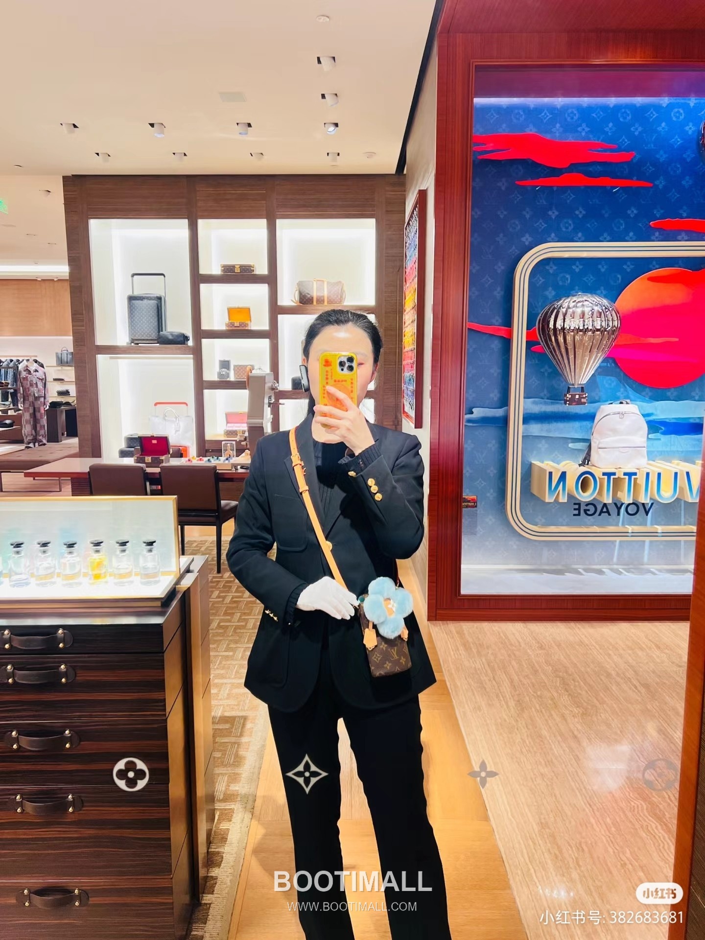 Louis Vuitton Vivienne Phone Pouch Leather M12269 루이비통 비비엔느 폰 파우치 가죽 크로스백 17.5cm 2