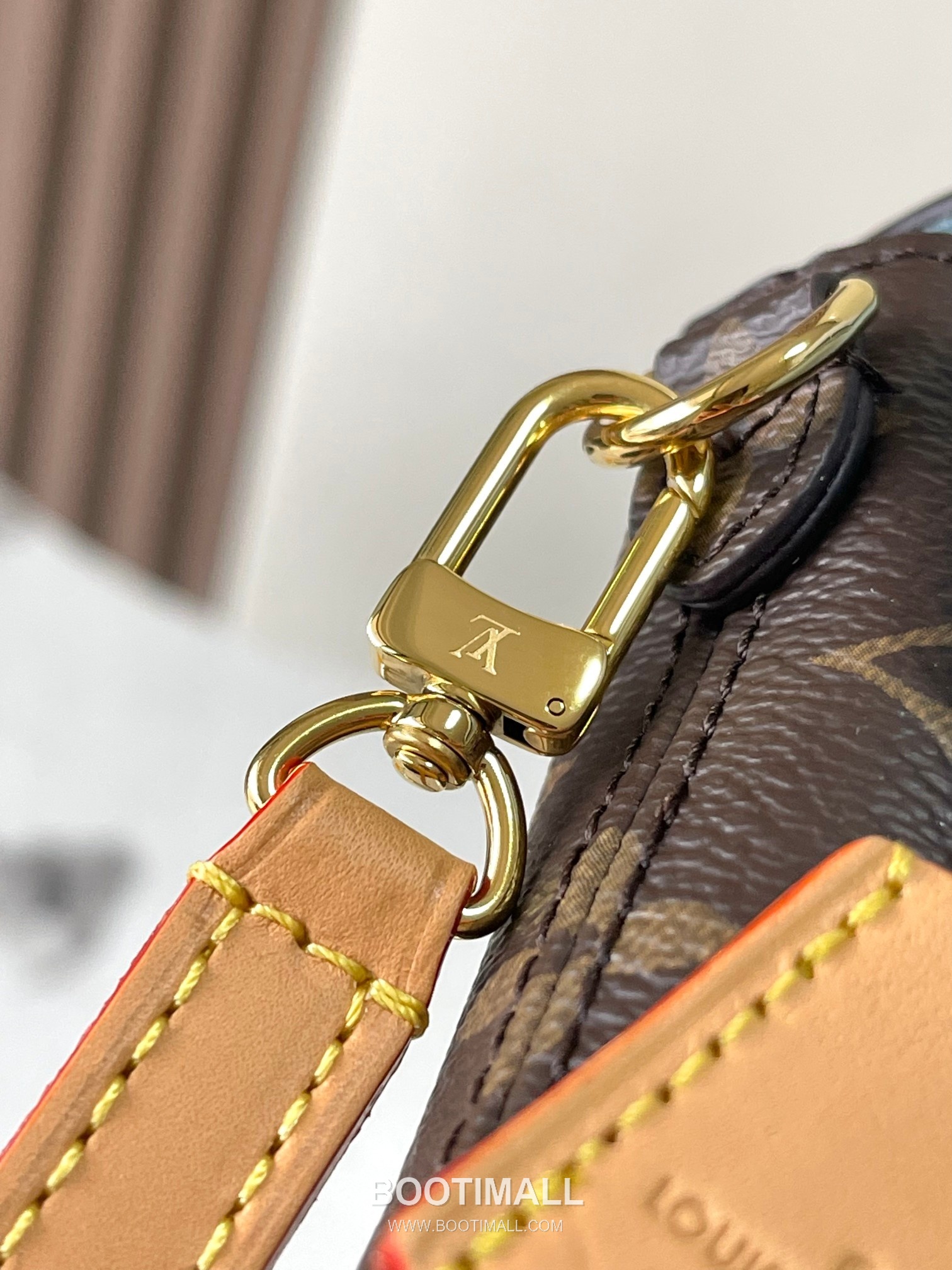 Louis Vuitton Vivienne Phone Pouch Leather M12269 루이비통 비비엔느 폰 파우치 가죽 크로스백 17.5cm 10