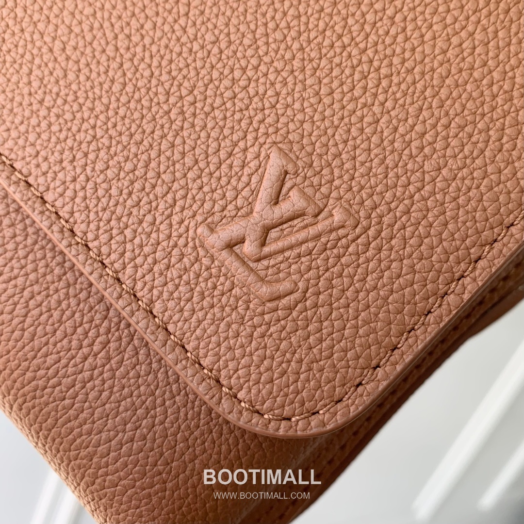 Louis Vuitton Boarding Messenger Waxed Calfskin Brown Crossbody Bag 루이비통 보딩 메신저 왁스드 카프스킨 브라운 크로스백 24cm 5
