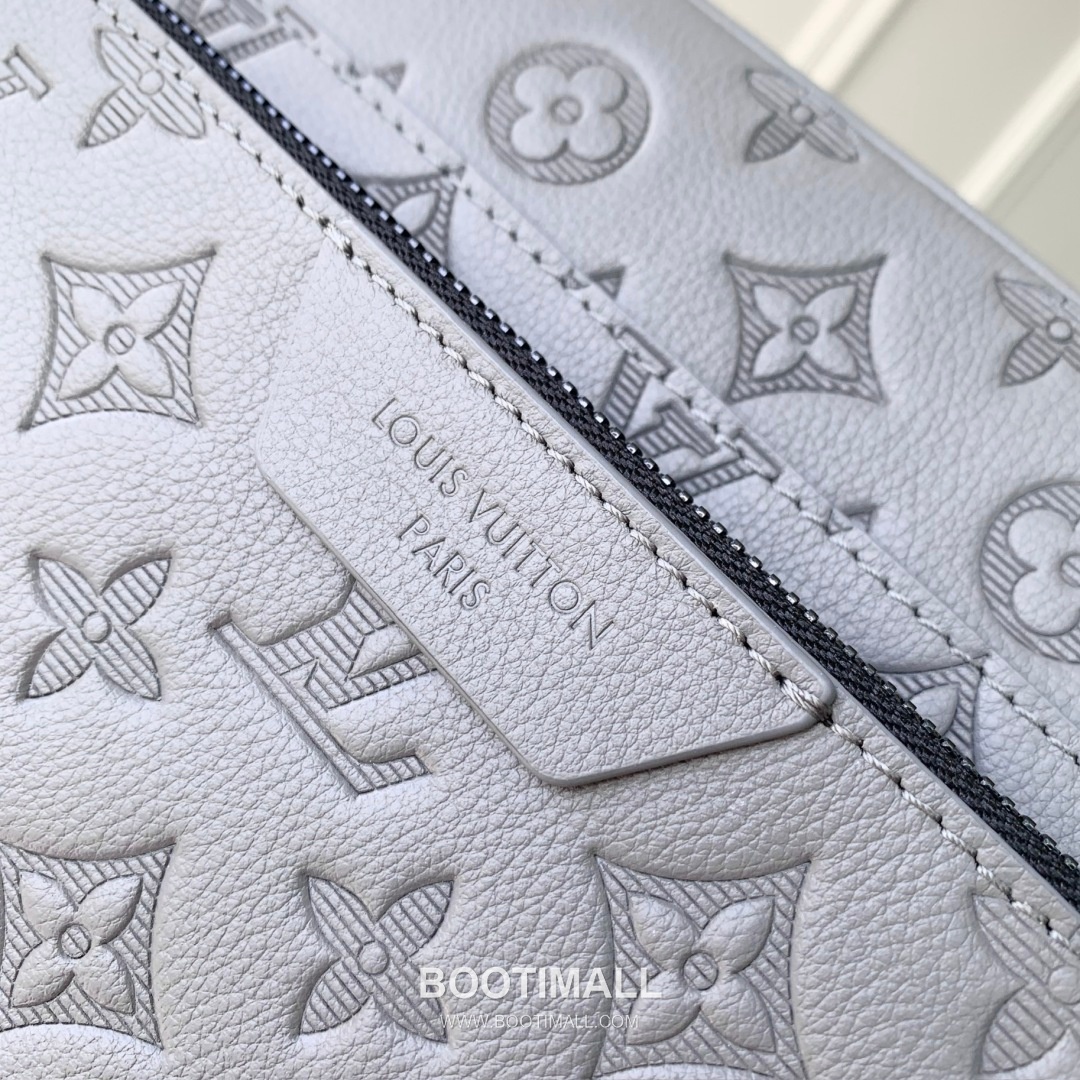 Louis Vuitton Trio Messenger Monogram Shadow Calfskin Grey Coin Purse 루이비통 트리오 메신저 모노그램 섀도우 카프스킨 그레이 동전지갑 25cm 5