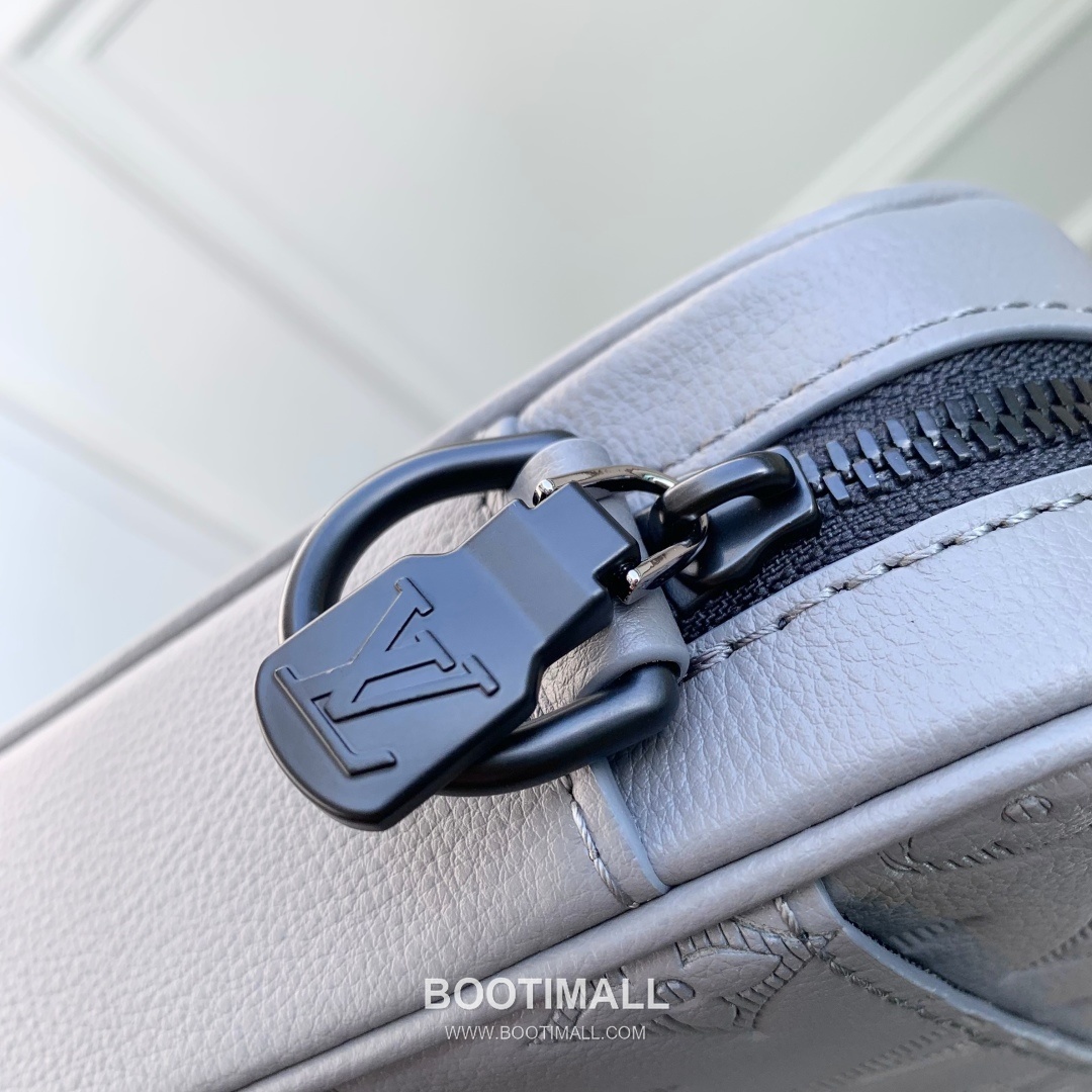 Louis Vuitton Trio Messenger Monogram Shadow Calfskin Grey Coin Purse 루이비통 트리오 메신저 모노그램 섀도우 카프스킨 그레이 동전지갑 25cm 7