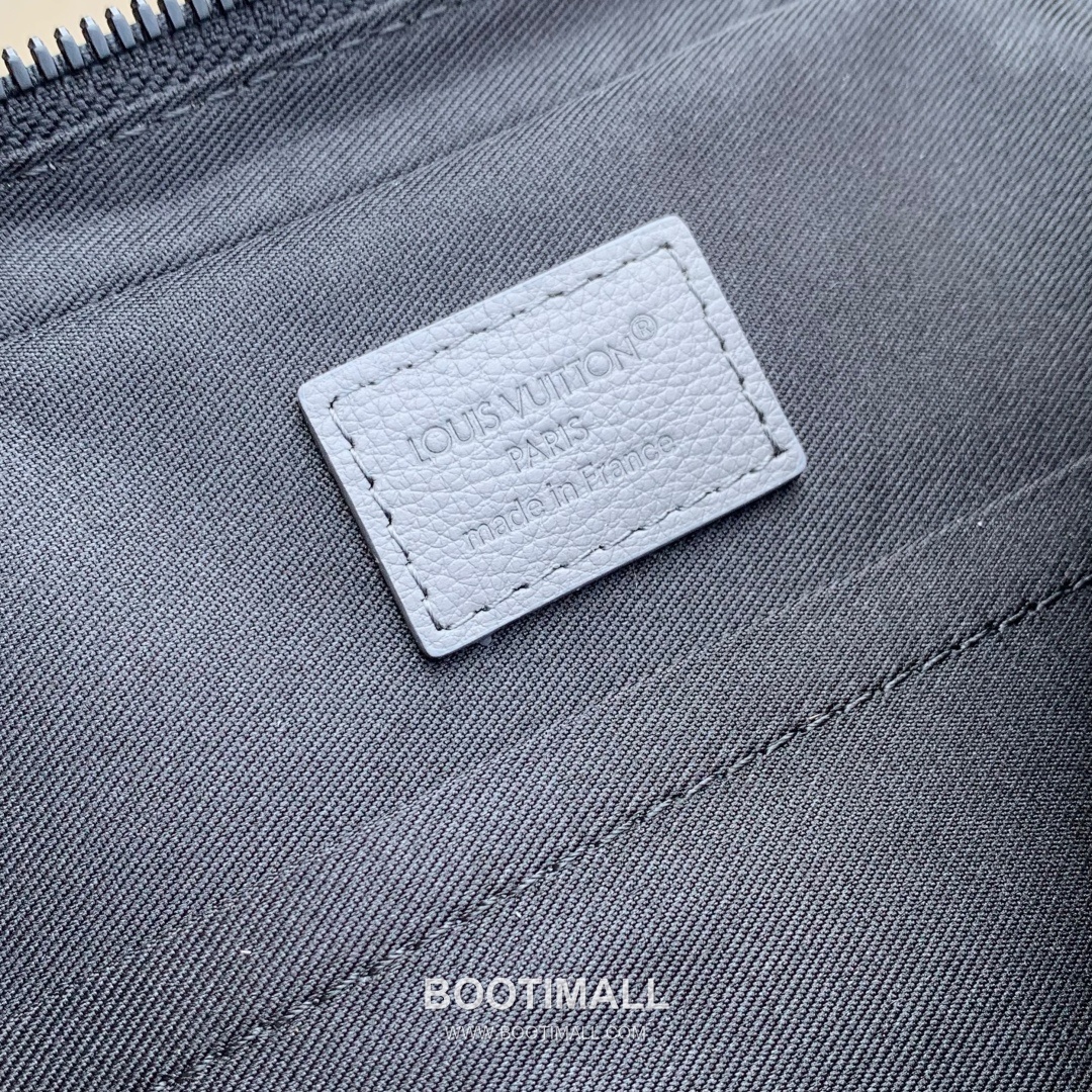 Louis Vuitton Trio Messenger Monogram Shadow Calfskin Grey Coin Purse 루이비통 트리오 메신저 모노그램 섀도우 카프스킨 그레이 동전지갑 25cm 8