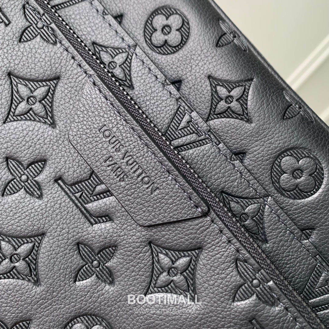 Louis Vuitton Trio Messenger Monogram Shadow Cowhide Leather Black Coin Purse 루이비통 트리오 메신저 모노그램 섀도우 M26713 소가죽 블랙 동전지갑 5