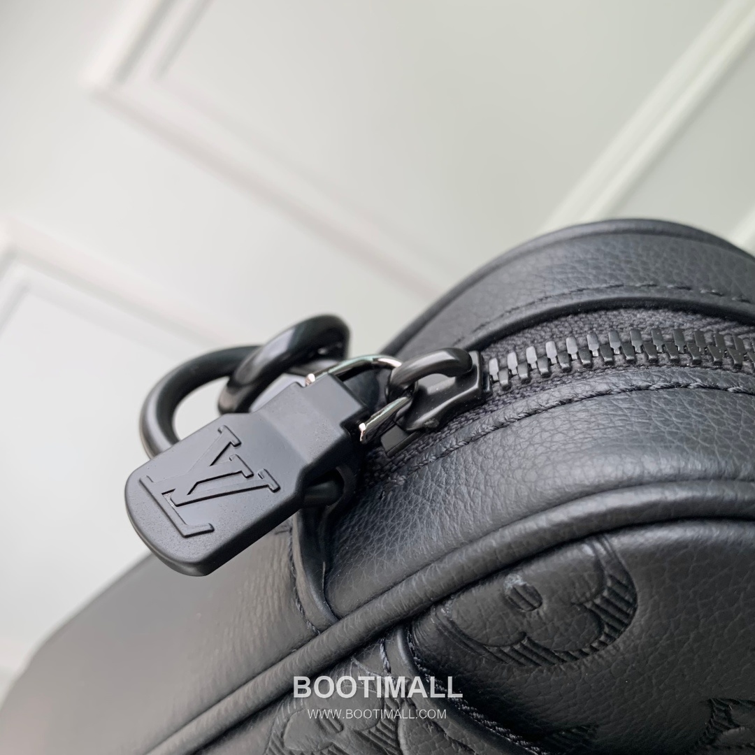 Louis Vuitton Trio Messenger Monogram Shadow Cowhide Leather Black Coin Purse 루이비통 트리오 메신저 모노그램 섀도우 M26713 소가죽 블랙 동전지갑 7