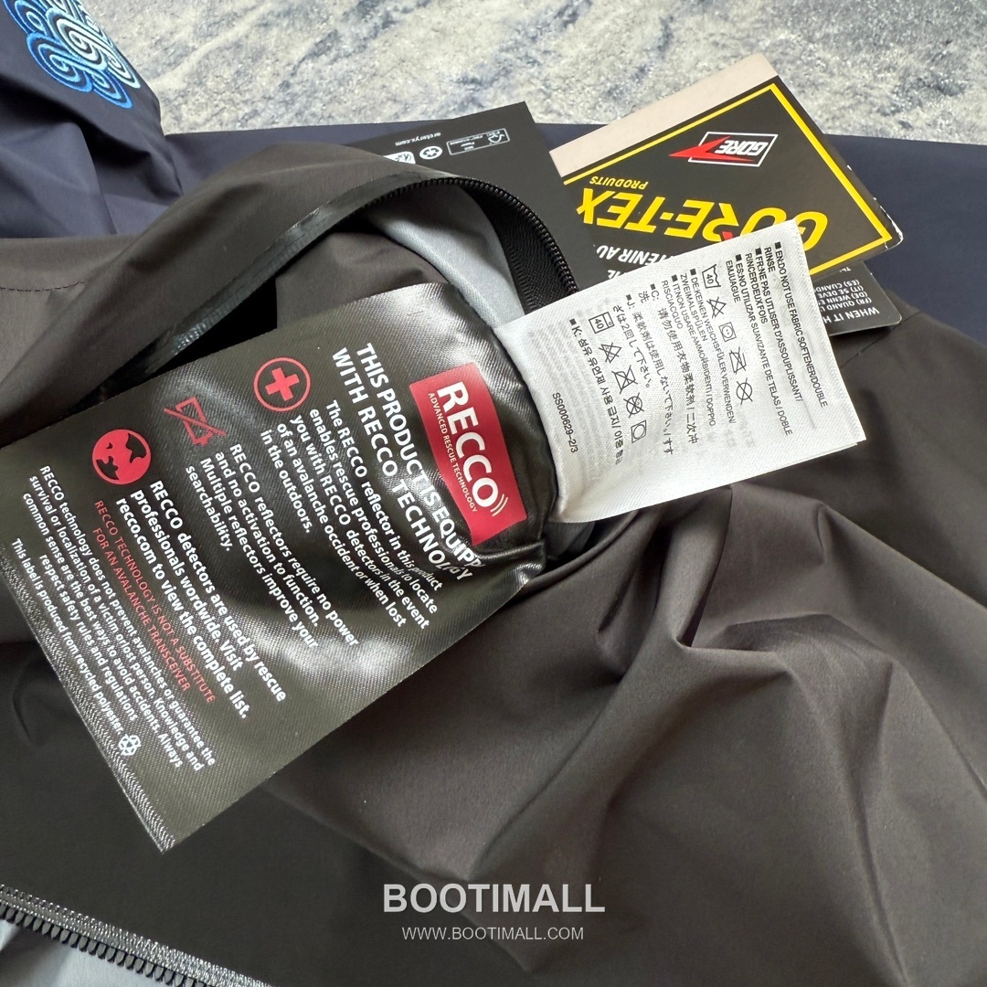 Arc'teryx Namtso Beta SL Gamma Blue Hard Shell Jacket 아크테릭스 남초 베타 SL 감마 블루 하드쉘 자켓 15