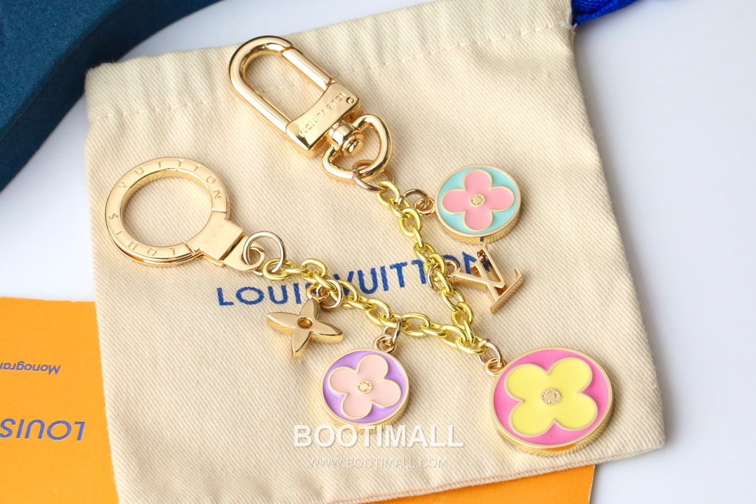 Louis Vuitton Flower Logo Letter Charm Enamel Gold Keyring 루이비통 플라워 로고 레터 참 에나멜 골드 키링 8