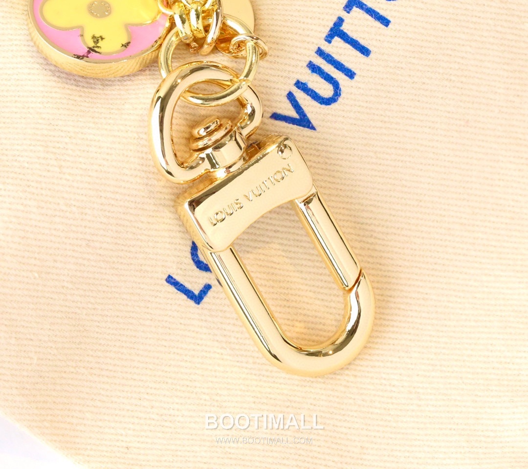 Louis Vuitton Enamel Flower Tag Gold-Tone Metal Gold Keychain 루이비통 에나멜 플라워 태그 골드 톤 메탈 키링 8
