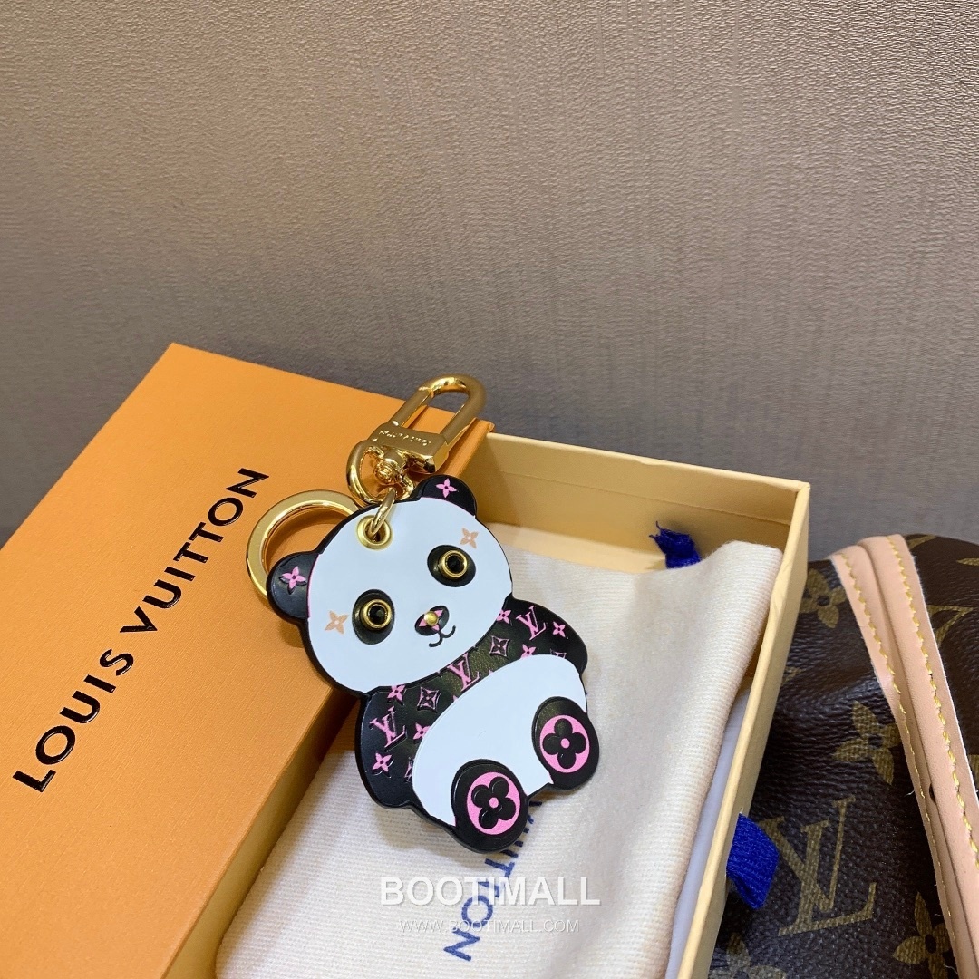 Louis Vuitton Panda Charm Keyring 루이비통 판다 참 키링 1