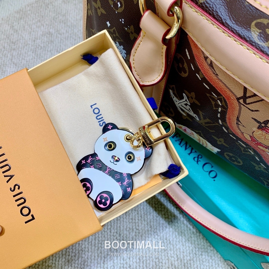Louis Vuitton Panda Charm Keyring 루이비통 판다 참 키링 6