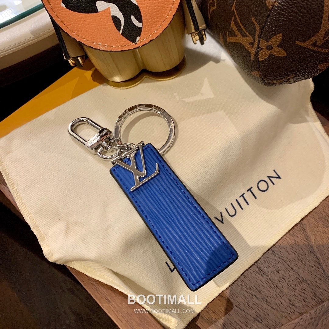 Louis Vuitton Epi Tab LV Letter Leather Bag Charm Key Holder 루이비통 에피 탭 LV 레터 가죽 백참 키홀더 4