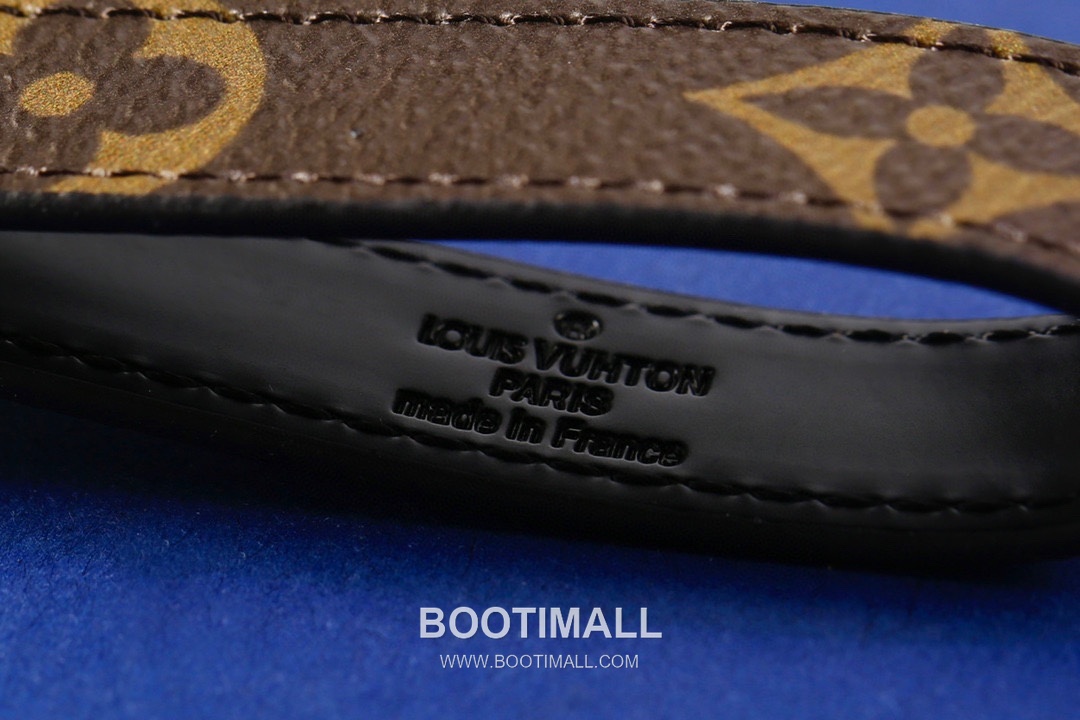 Louis Vuitton Monogram Grid Logo Cutout Leather Gold Keychain 루이비통 모노그램 그리드 로고 컷아웃 가죽 골드 키링 7