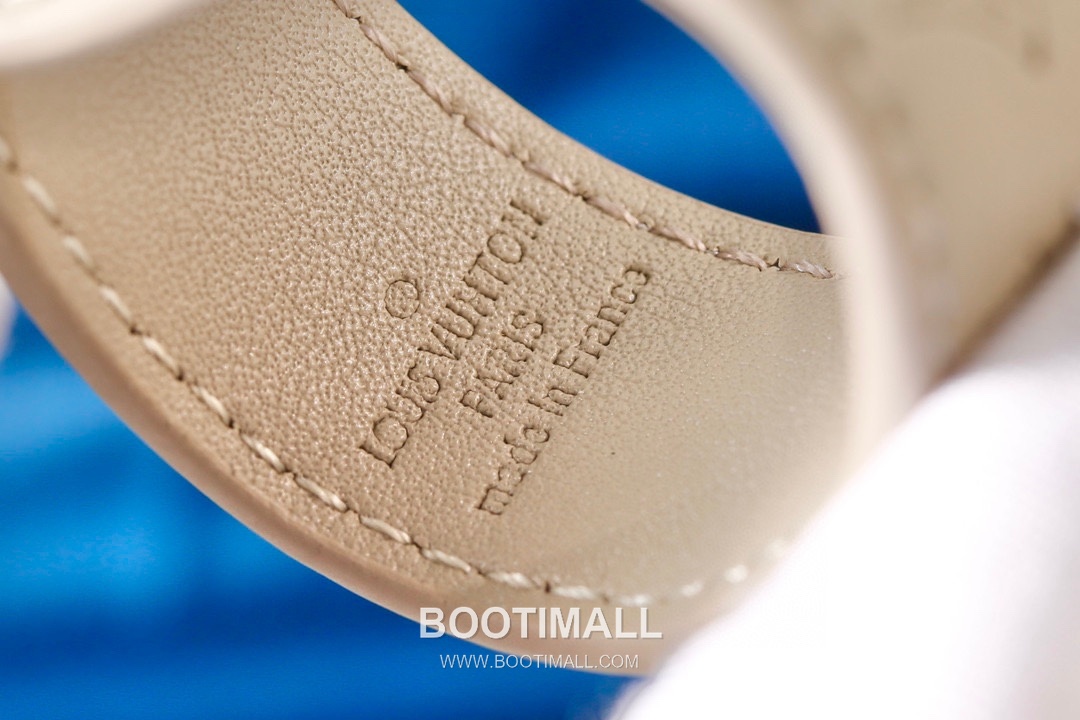 Louis Vuitton Monogram Leather Letter Charm Gray Keyring 루이비통 모노그램 레더 레터 참 가죽 그레이 키링 9