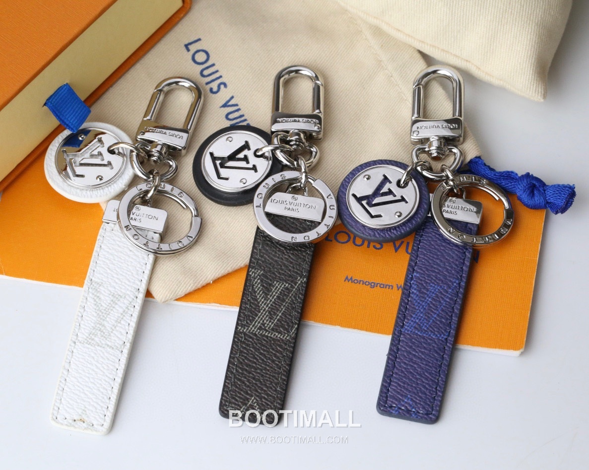 Louis Vuitton Rectangular Tag Logo Cutout Leather White Keyring 루이비통 직사각 태그 로고 컷아웃 가죽 화이트 키링 1
